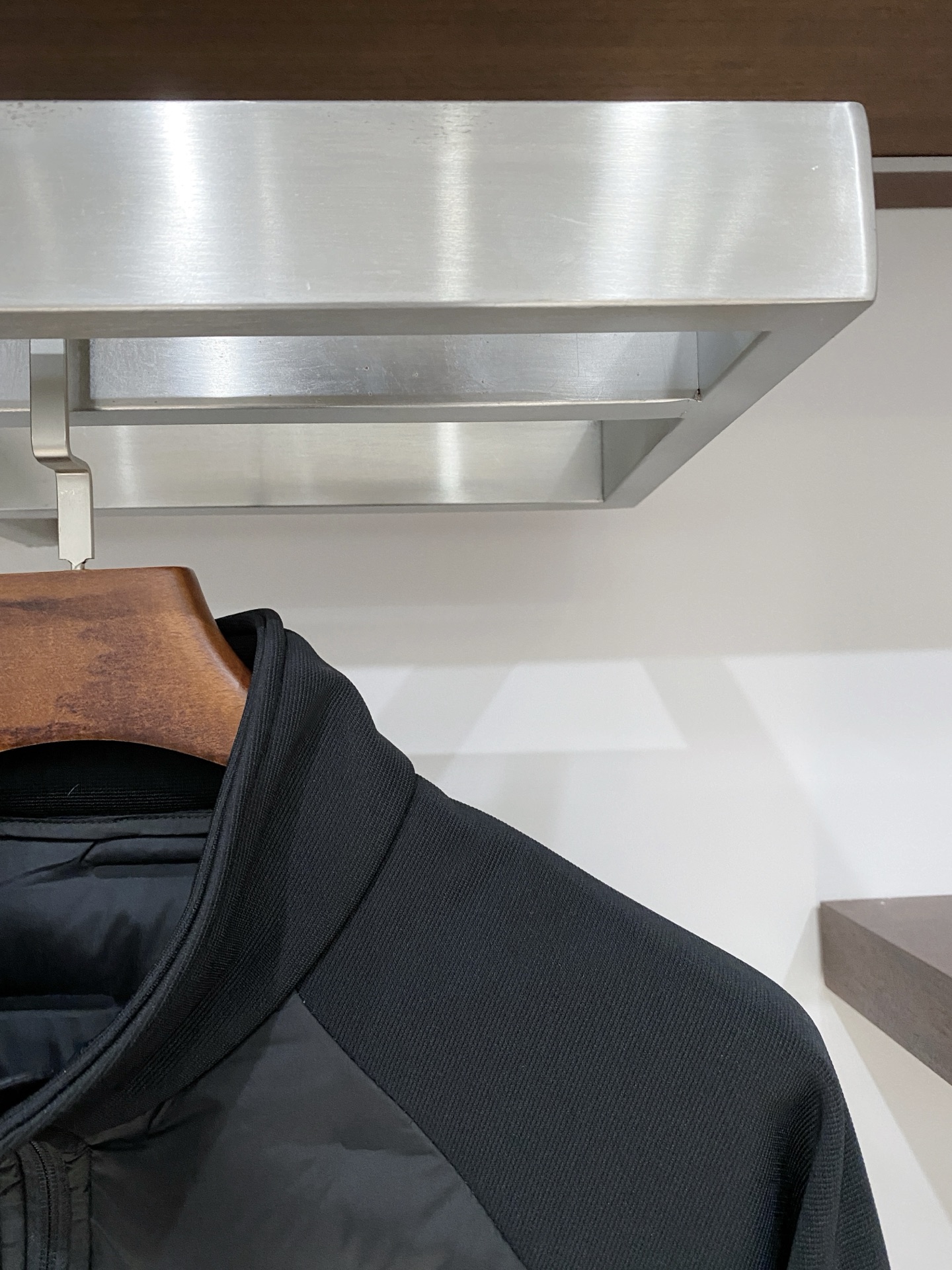 支持年后退换！DESCENTE迪桑特、2025最新款男士羽绒夹克、面料柔软舒适 ．上身版型超赞 ．拉链．