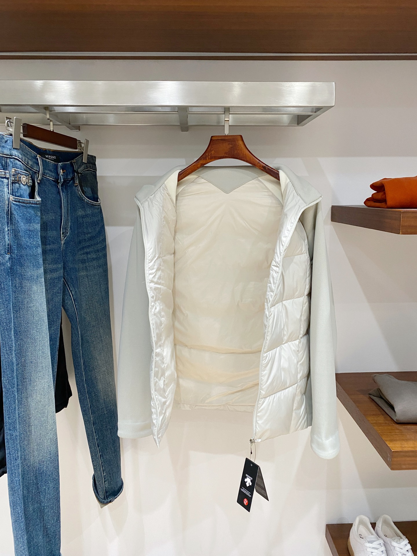 支持年后退换！DESCENTE迪桑特、2025最新款男士羽绒夹克、面料柔软舒适 ．上身版型超赞 ．拉链．