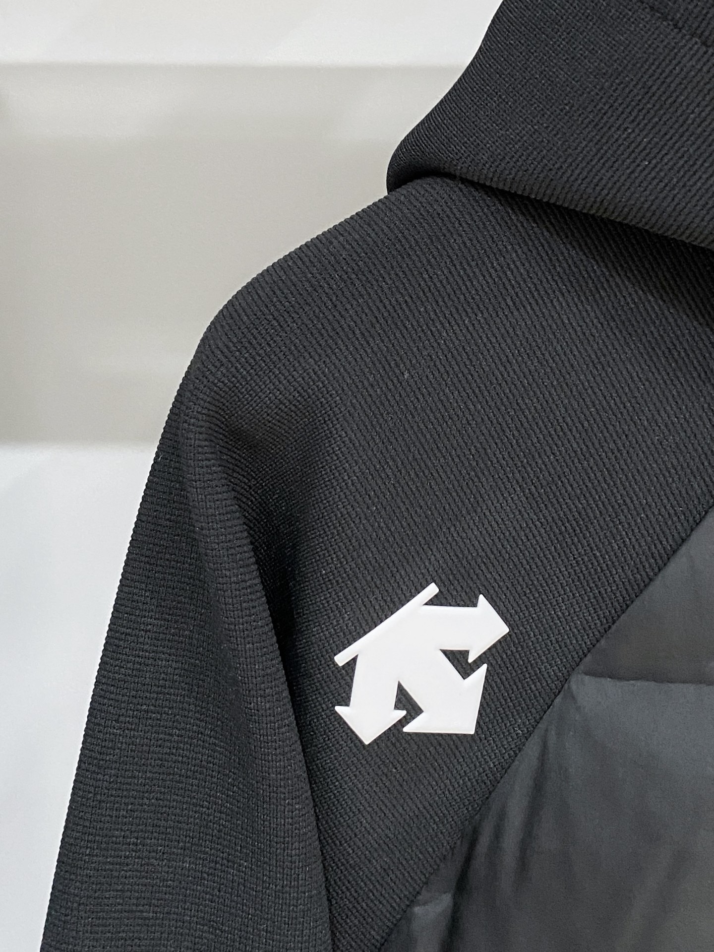 支持年后退换！DESCENTE迪桑特、2025最新款男士羽绒夹克、面料柔软舒适 ．上身版型超赞 ．拉链．