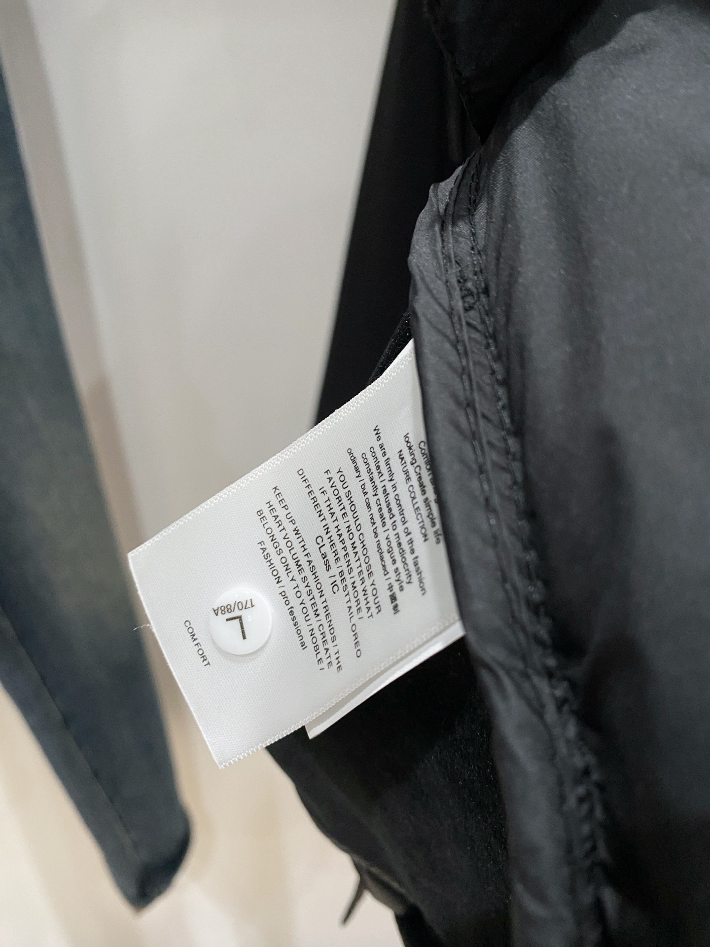 支持年后退换！DESCENTE迪桑特、2025最新款男士羽绒夹克、面料柔软舒适 ．上身版型超赞 ．拉链．