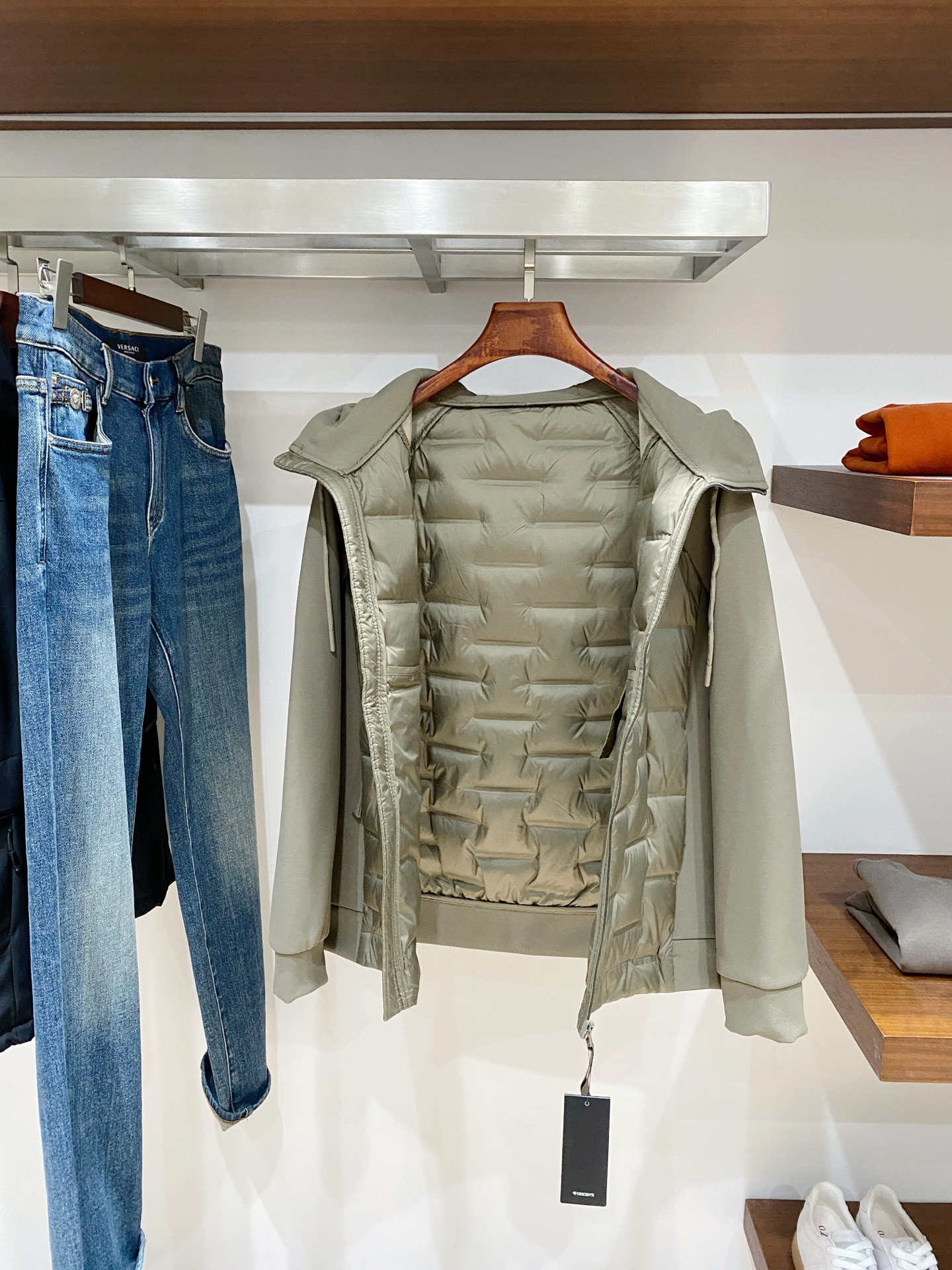 支持年后退换！DESCENTE迪桑特、2025最新款男士羽绒夹克、面料柔软舒适 ．上身版型超赞 ．拉链．