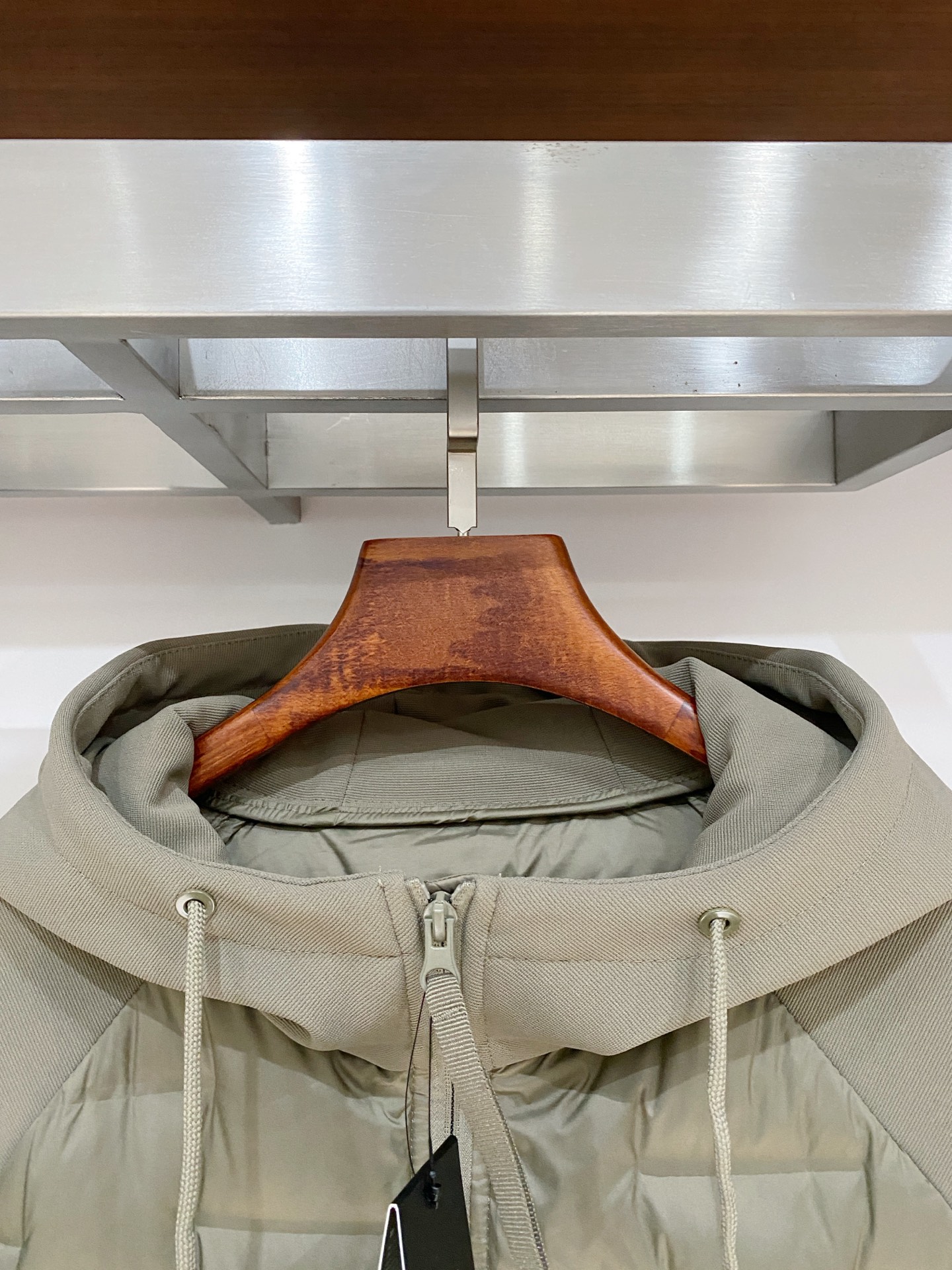 支持年后退换！DESCENTE迪桑特、2025最新款男士羽绒夹克、面料柔软舒适 ．上身版型超赞 ．拉链．