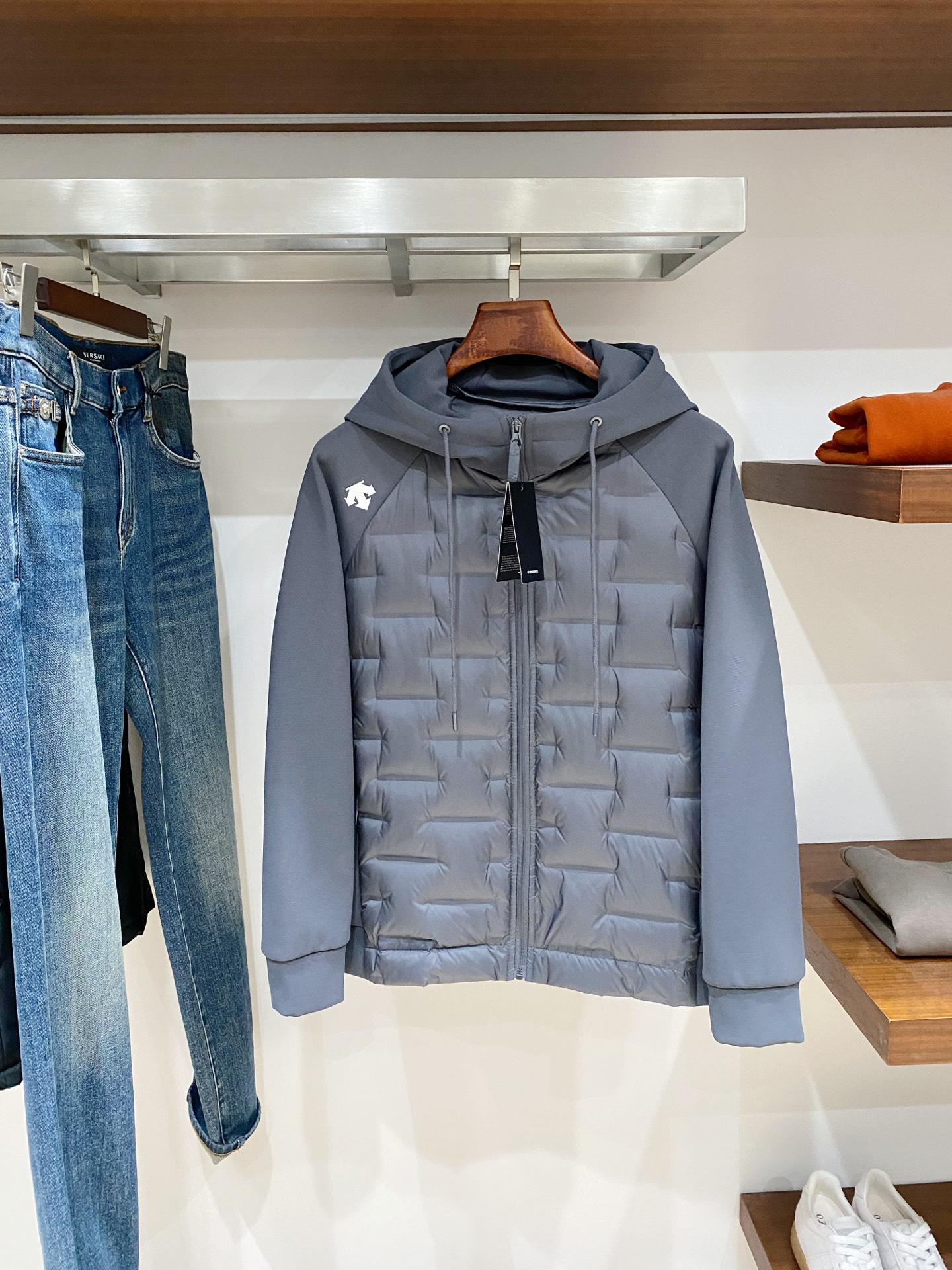 支持年后退换！DESCENTE迪桑特、2025最新款男士羽绒夹克、面料柔软舒适 ．上身版型超赞 ．拉链．