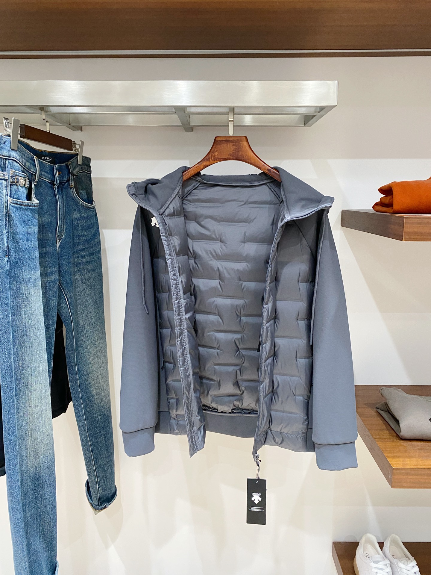 支持年后退换！DESCENTE迪桑特、2025最新款男士羽绒夹克、面料柔软舒适 ．上身版型超赞 ．拉链．