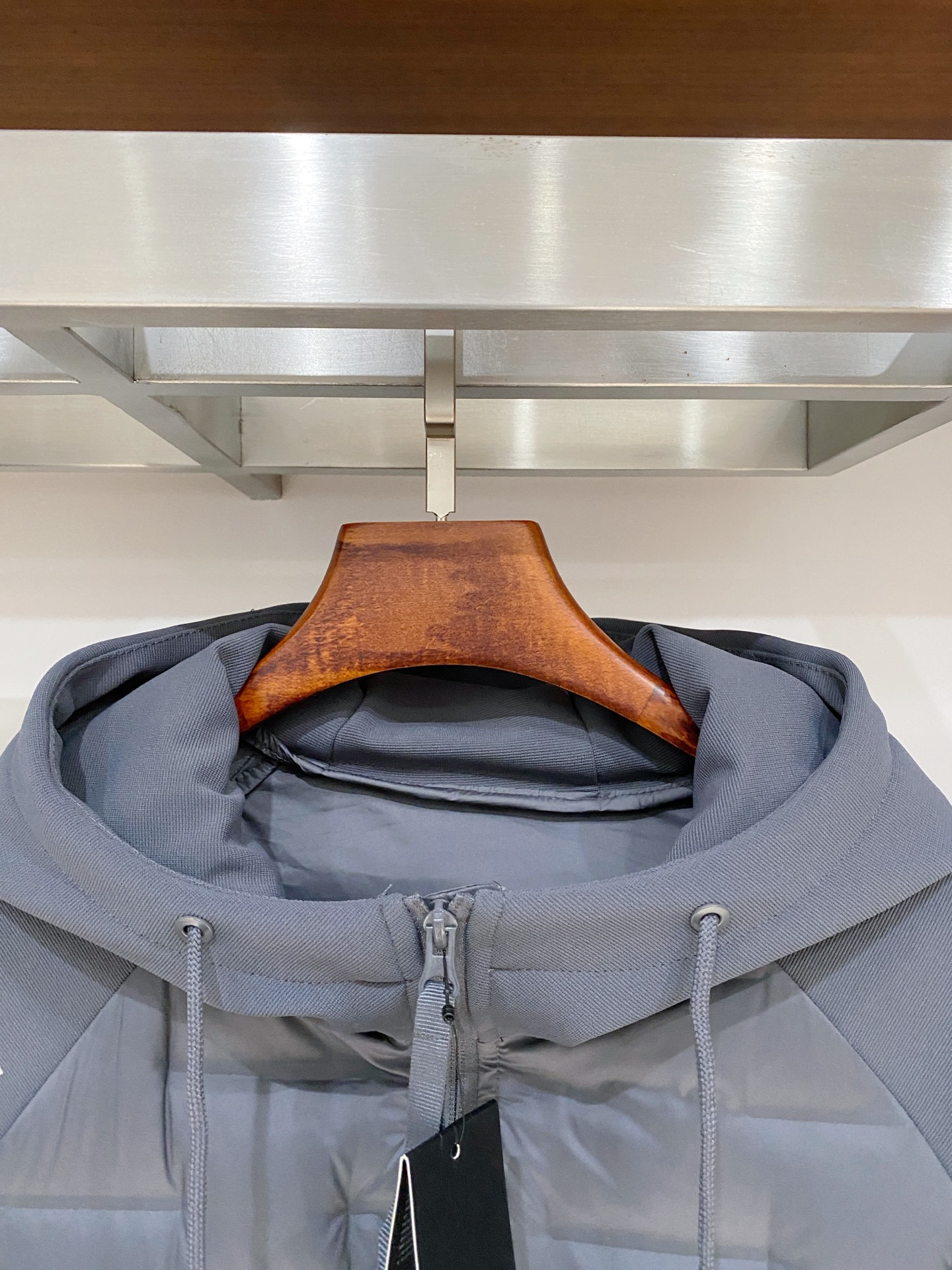 支持年后退换！DESCENTE迪桑特、2025最新款男士羽绒夹克、面料柔软舒适 ．上身版型超赞 ．拉链．