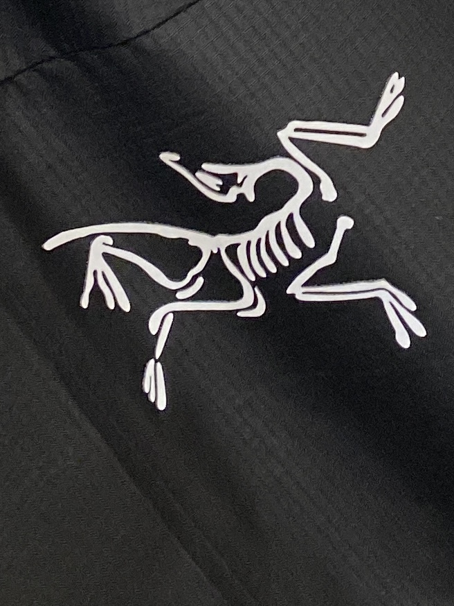 🌾退换始祖鸟、2025新品夹克外套，时尚帅气，简约百搭款，胸前顶级印花图案logo，定制原版面料，不仅挺