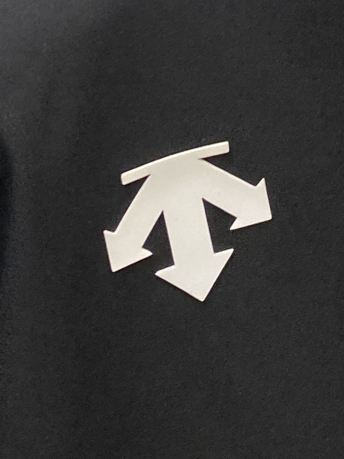 🌾退换DESCENTE迪桑特、2025新品夹克外套，时尚帅气，简约百搭款，肩部顶级印胶图案logo，定制