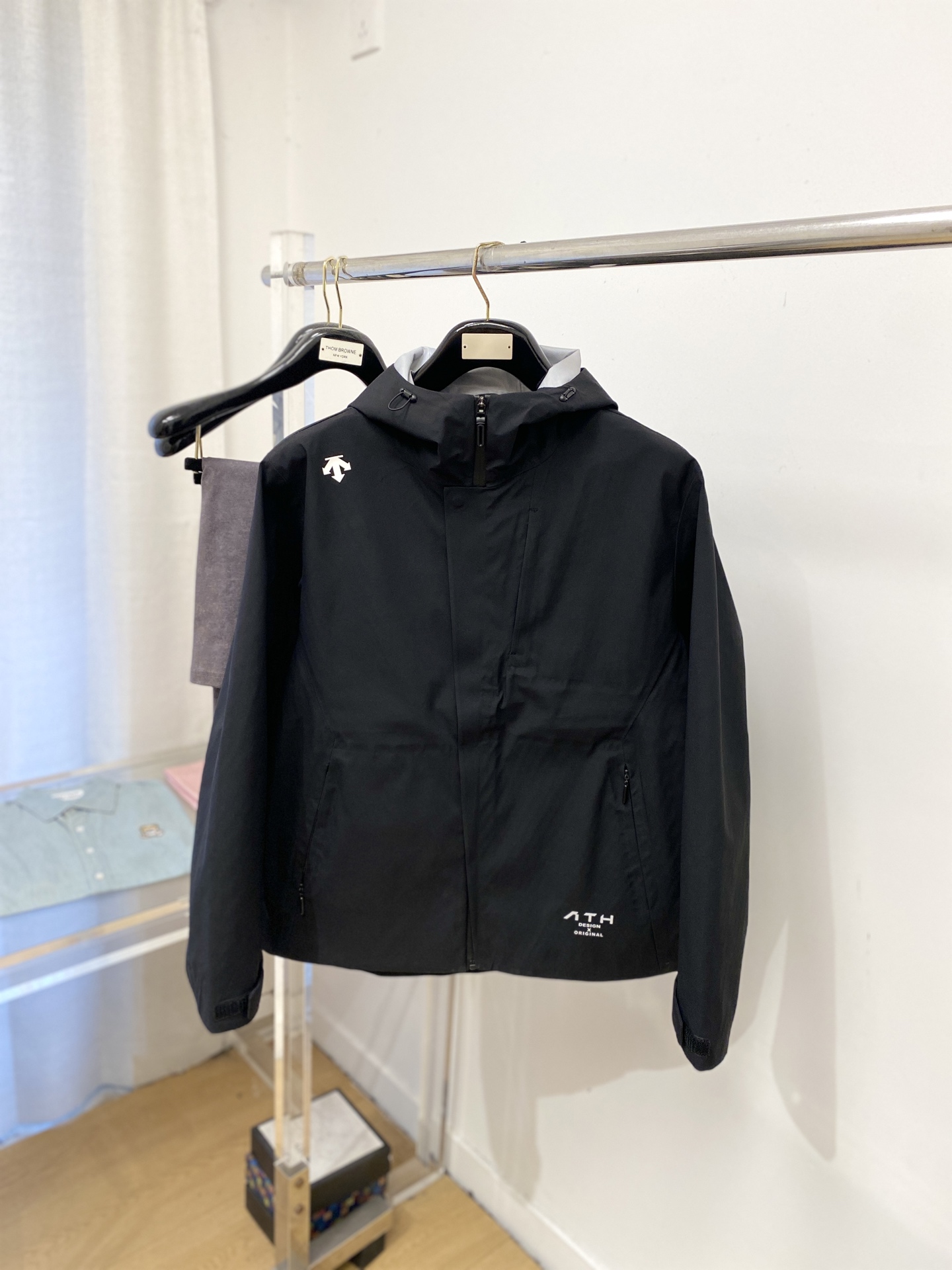 🌾退换DESCENTE迪桑特、2025新品夹克外套，时尚帅气，简约百搭款，肩部顶级印胶图案logo，定制