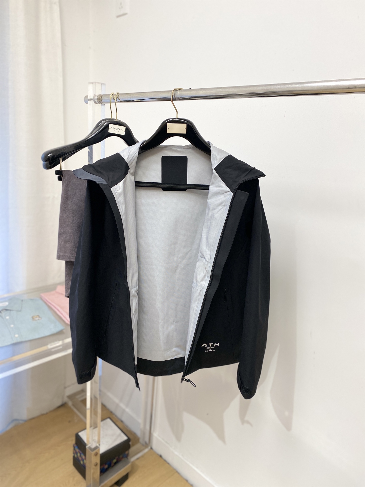 🌾退换DESCENTE迪桑特、2025新品夹克外套，时尚帅气，简约百搭款，肩部顶级印胶图案logo，定制