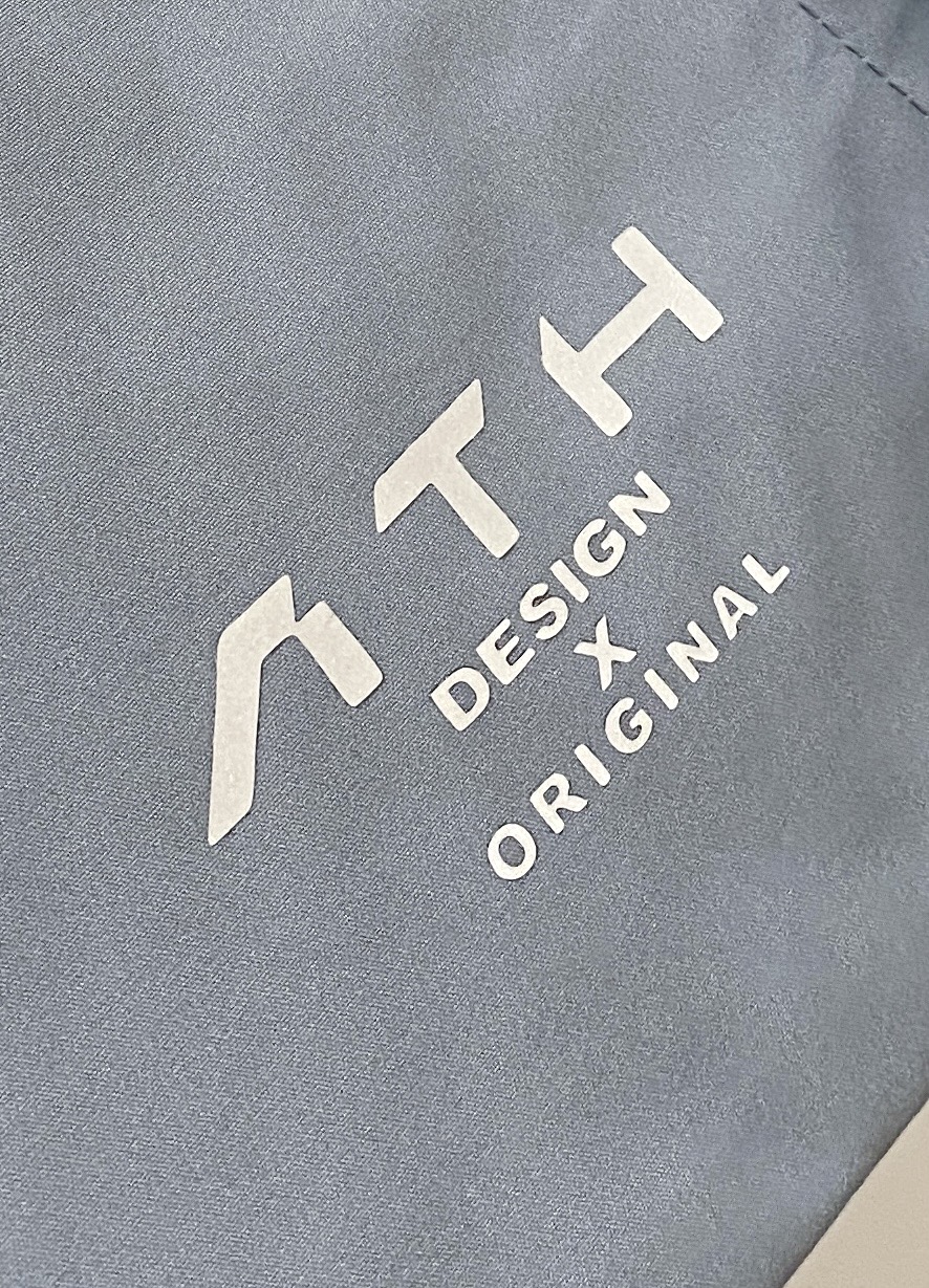 🌾退换DESCENTE迪桑特、2025新品夹克外套，时尚帅气，简约百搭款，肩部顶级印胶图案logo，定制