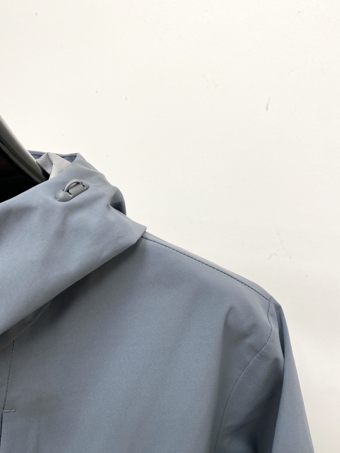 🌾退换DESCENTE迪桑特、2025新品夹克外套，时尚帅气，简约百搭款，肩部顶级印胶图案logo，定制