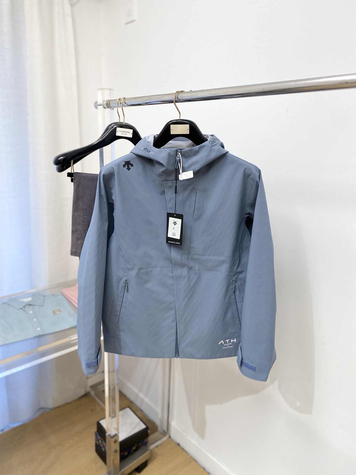 🌾退换DESCENTE迪桑特、2025新品夹克外套，时尚帅气，简约百搭款，肩部顶级印胶图案logo，定制