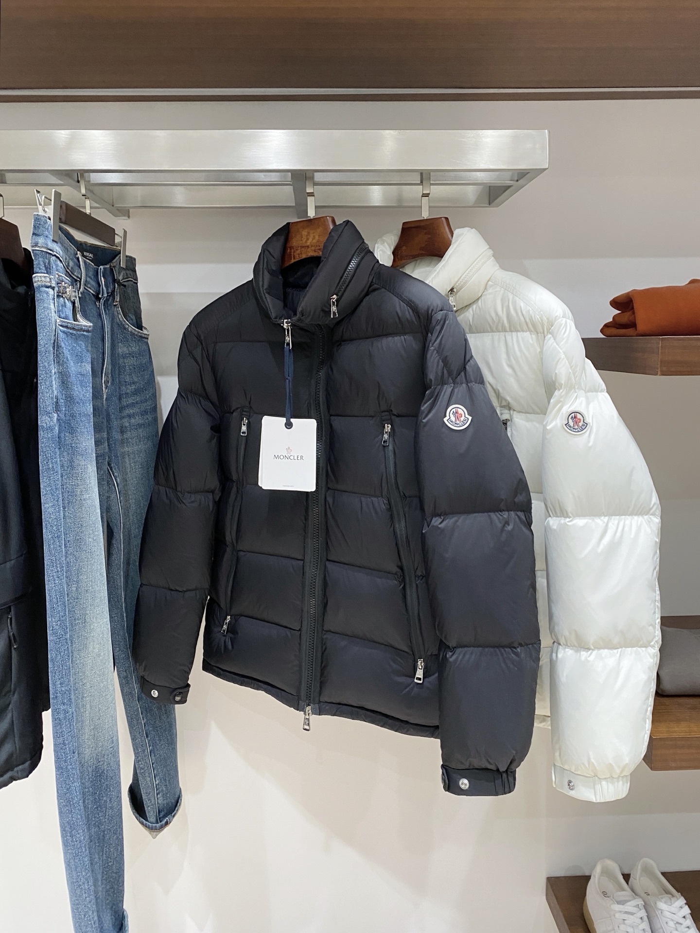 蒙口、2025最新款男士羽绒服、面料柔软舒适 ．上身版型超赞 ．拉链．辅料都是客供 、进口面料，轻便舒适