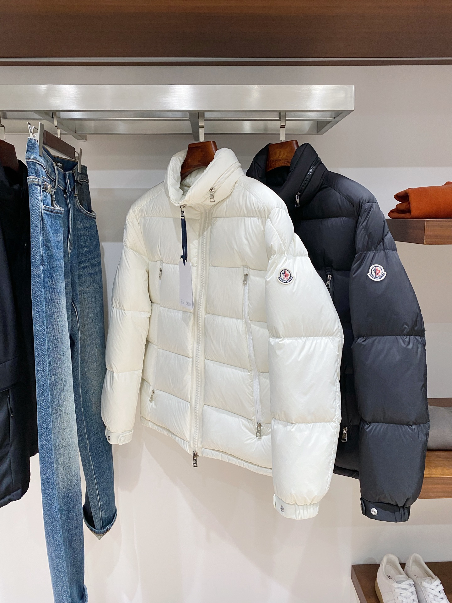 蒙口、2025最新款男士羽绒服、面料柔软舒适 ．上身版型超赞 ．拉链．辅料都是客供 、进口面料，轻便舒适