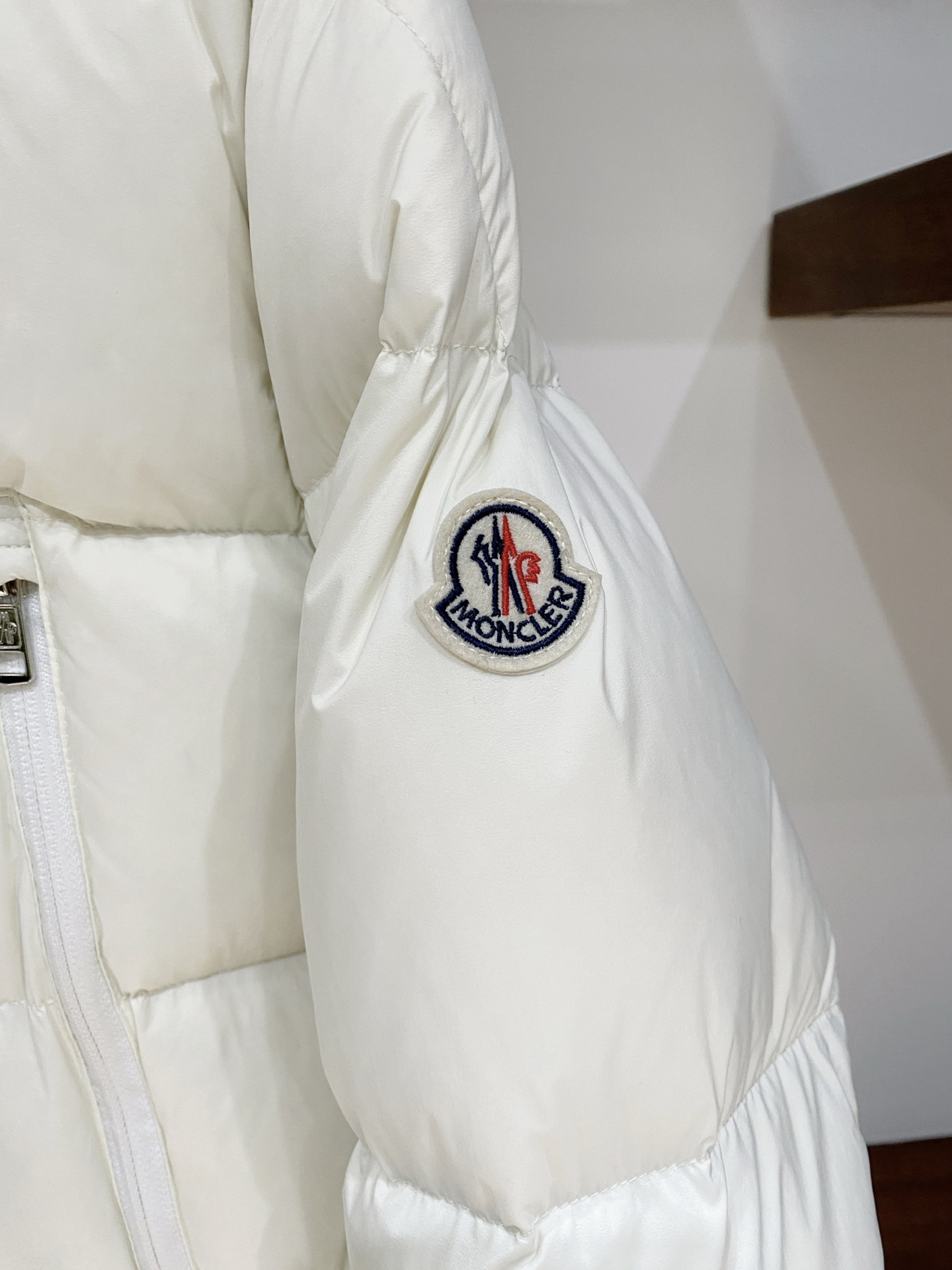 蒙口、2025最新款男士羽绒服、面料柔软舒适 ．上身版型超赞 ．拉链．辅料都是客供 、进口面料，轻便舒适