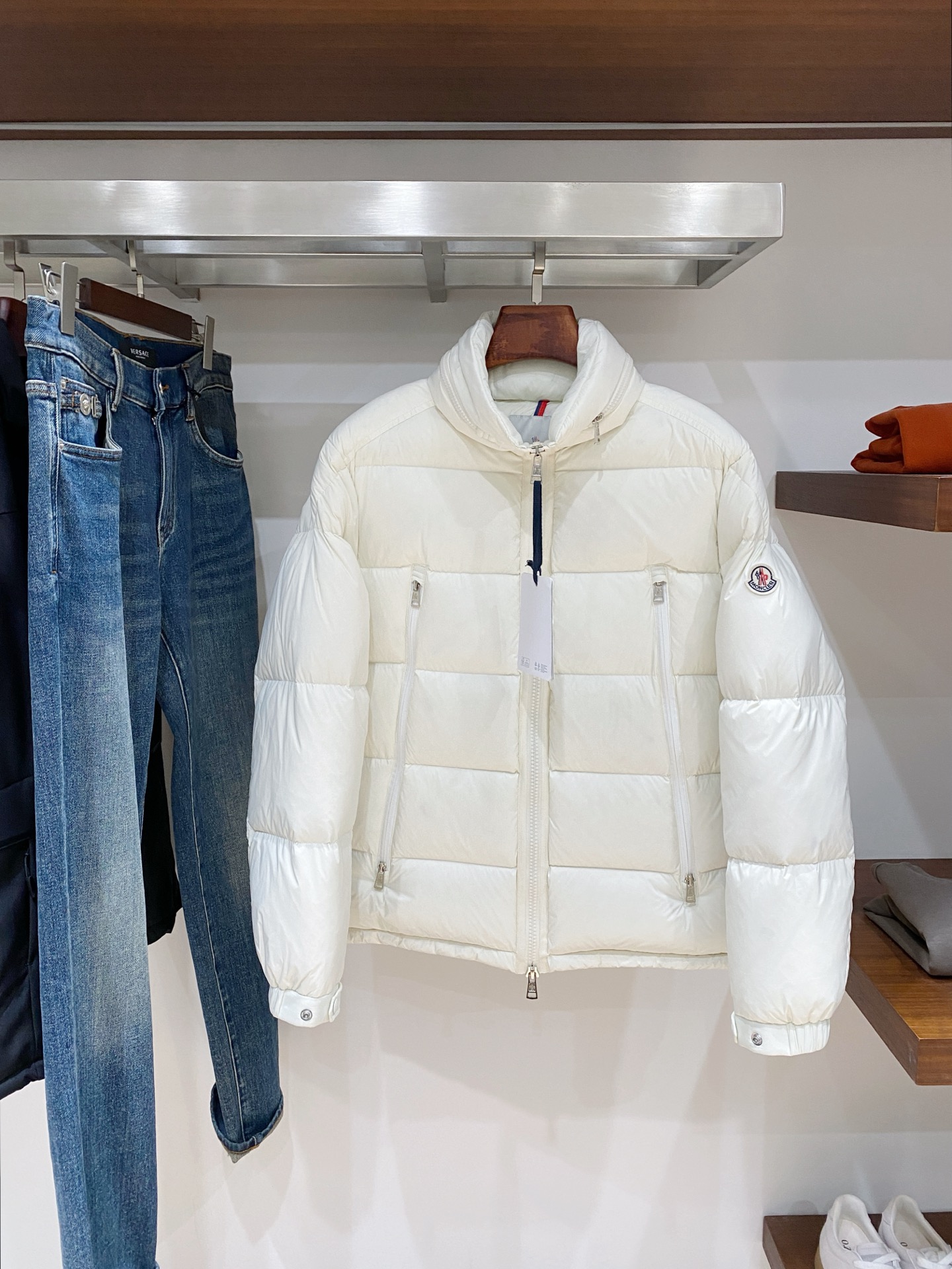 蒙口、2025最新款男士羽绒服、面料柔软舒适 ．上身版型超赞 ．拉链．辅料都是客供 、进口面料，轻便舒适