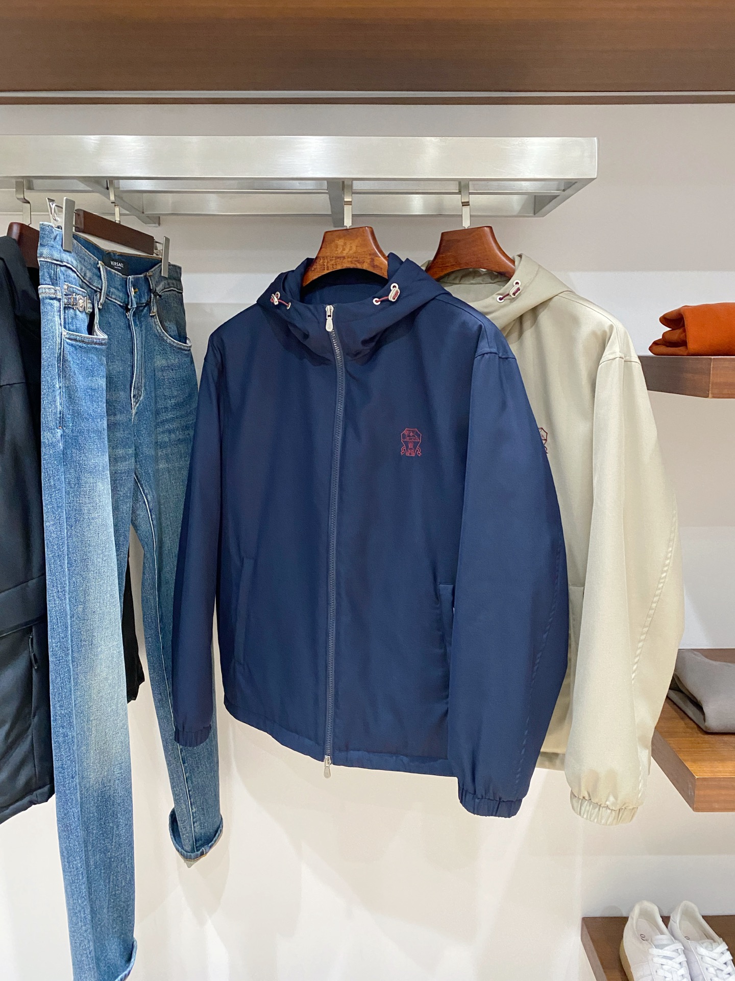 Brunello Cucinelli、2025最新款男士羽绒夹克、面料柔软舒适 ．上身版型超赞 ．拉链．