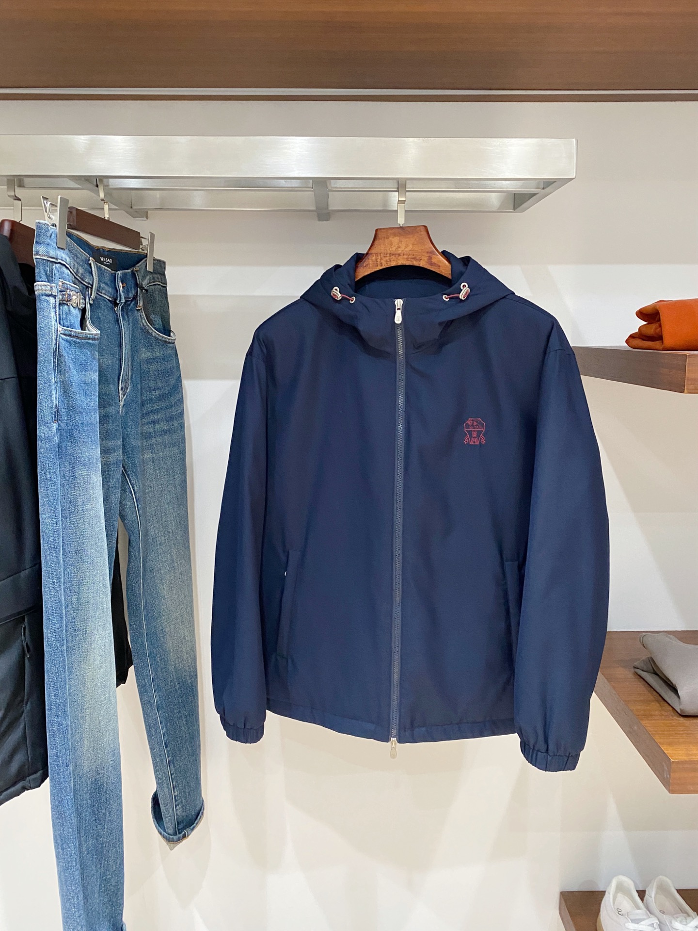 Brunello Cucinelli、2025最新款男士羽绒夹克、面料柔软舒适 ．上身版型超赞 ．拉链．