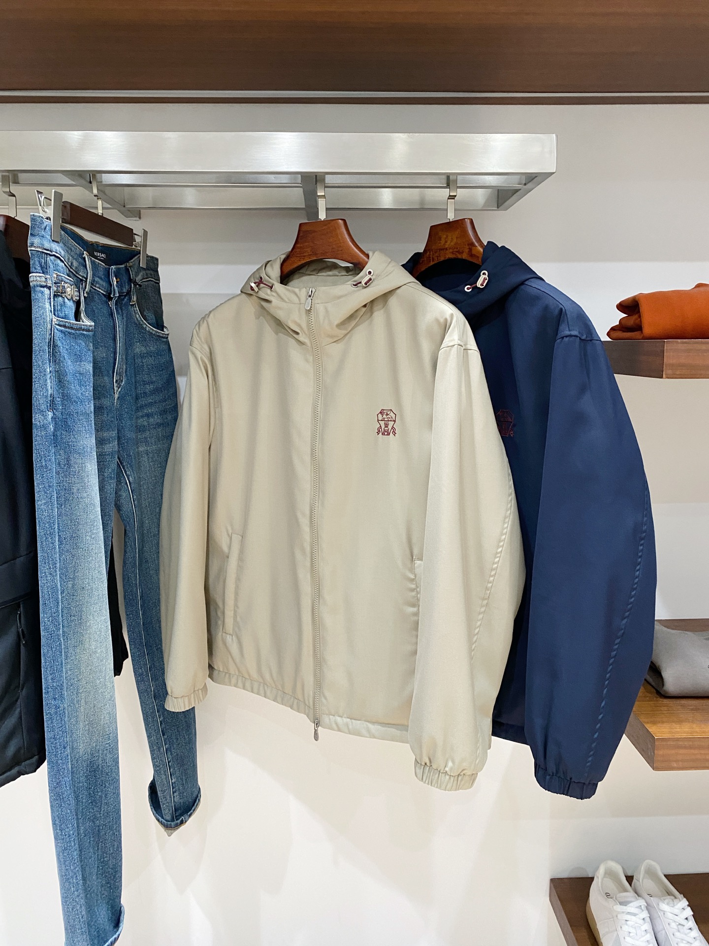 Brunello Cucinelli、2025最新款男士羽绒夹克、面料柔软舒适 ．上身版型超赞 ．拉链．