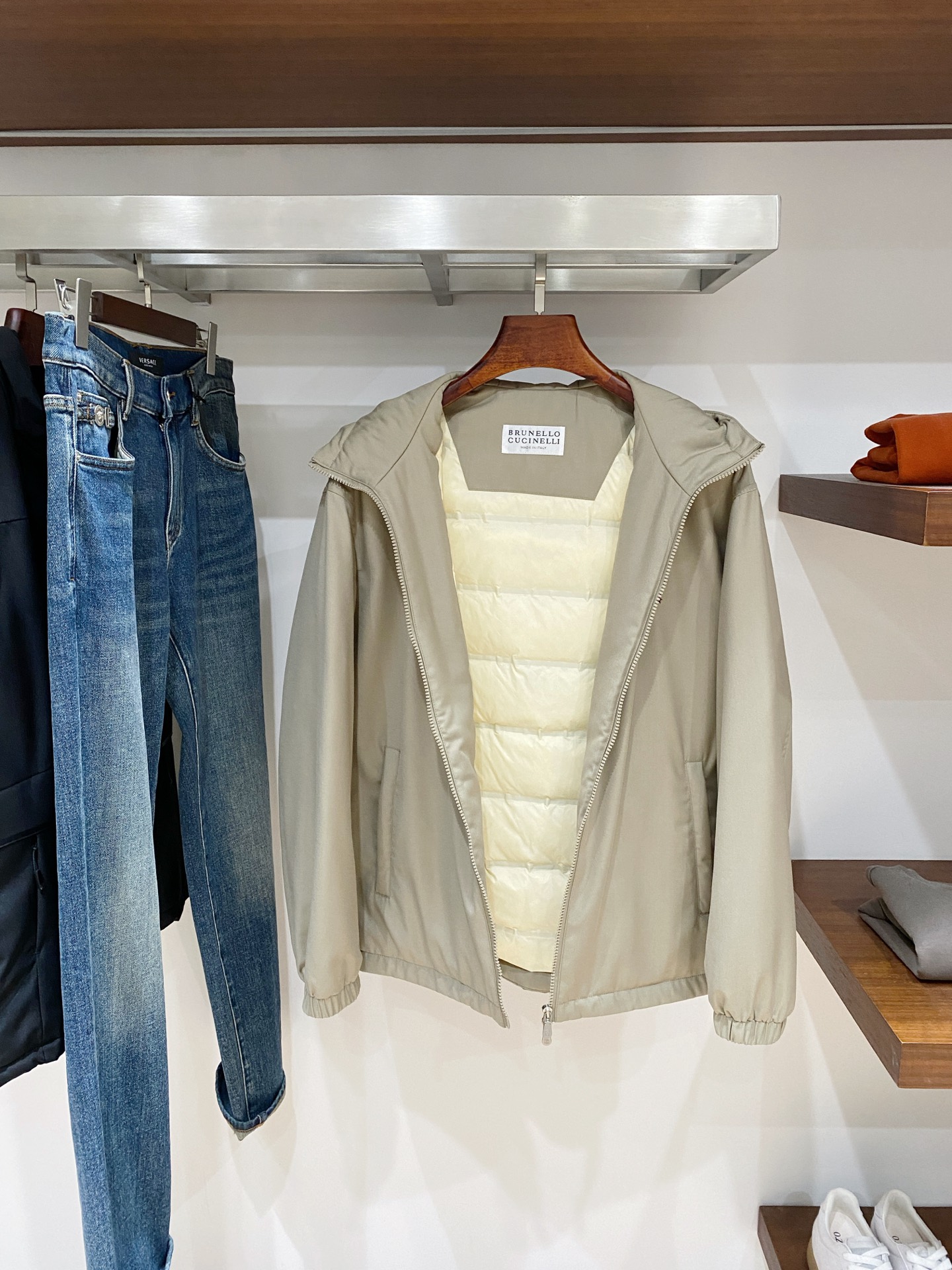 Brunello Cucinelli、2025最新款男士羽绒夹克、面料柔软舒适 ．上身版型超赞 ．拉链．