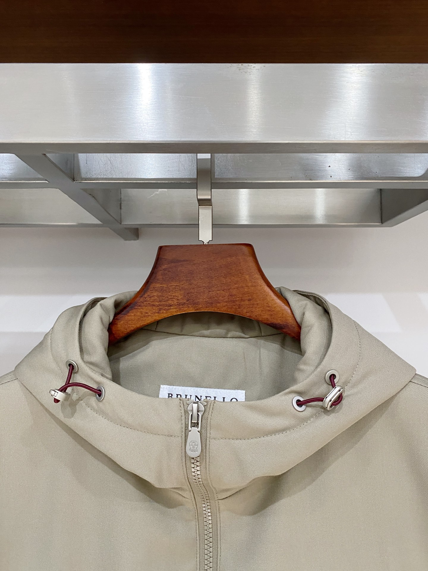 Brunello Cucinelli、2025最新款男士羽绒夹克、面料柔软舒适 ．上身版型超赞 ．拉链．