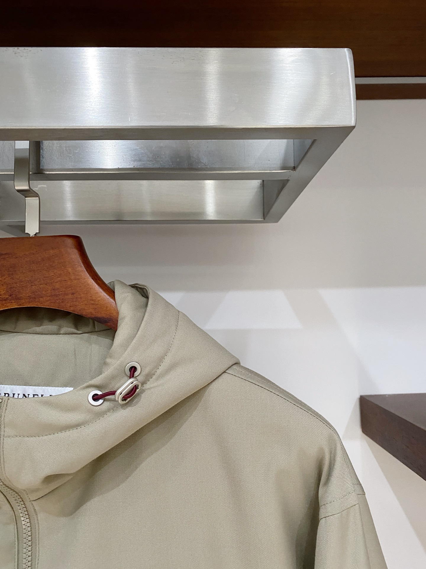 Brunello Cucinelli、2025最新款男士羽绒夹克、面料柔软舒适 ．上身版型超赞 ．拉链．