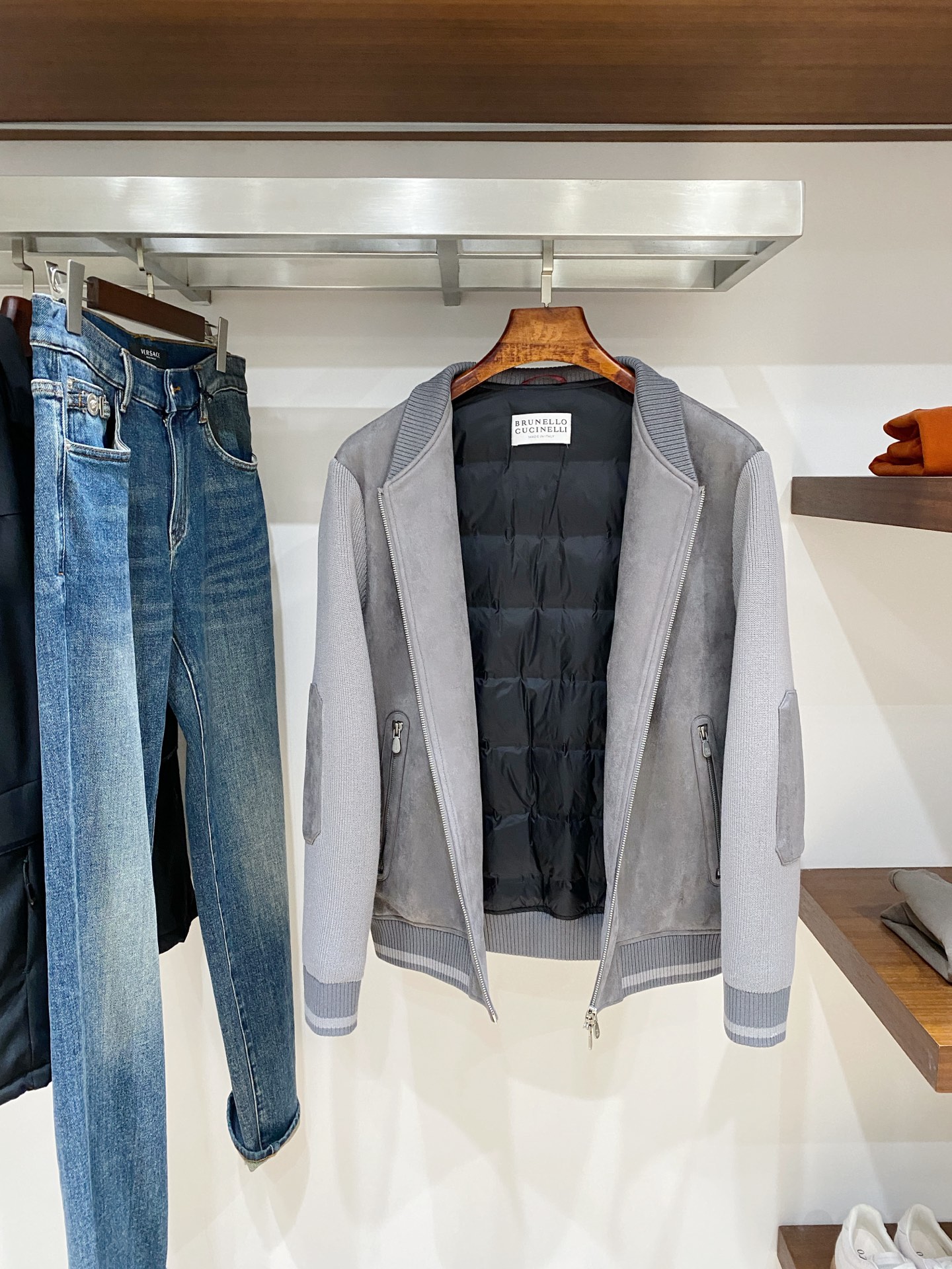 Brunello Cucinelli、2025最新款男士羽绒夹克、面料柔软舒适 ．上身版型超赞 ．拉链．