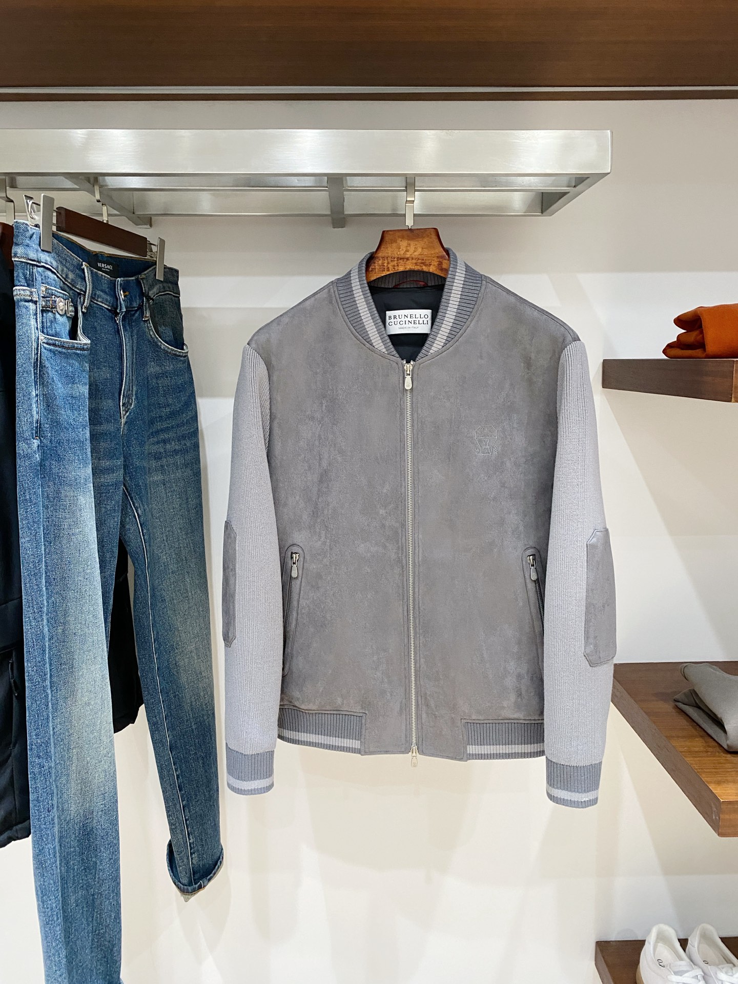 Brunello Cucinelli、2025最新款男士羽绒夹克、面料柔软舒适 ．上身版型超赞 ．拉链．