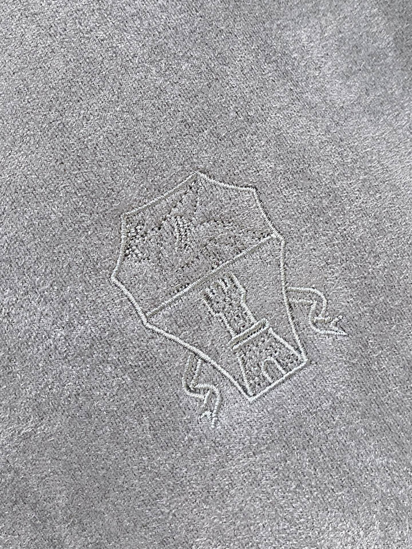 Brunello Cucinelli、2025最新款男士羽绒夹克、面料柔软舒适 ．上身版型超赞 ．拉链．