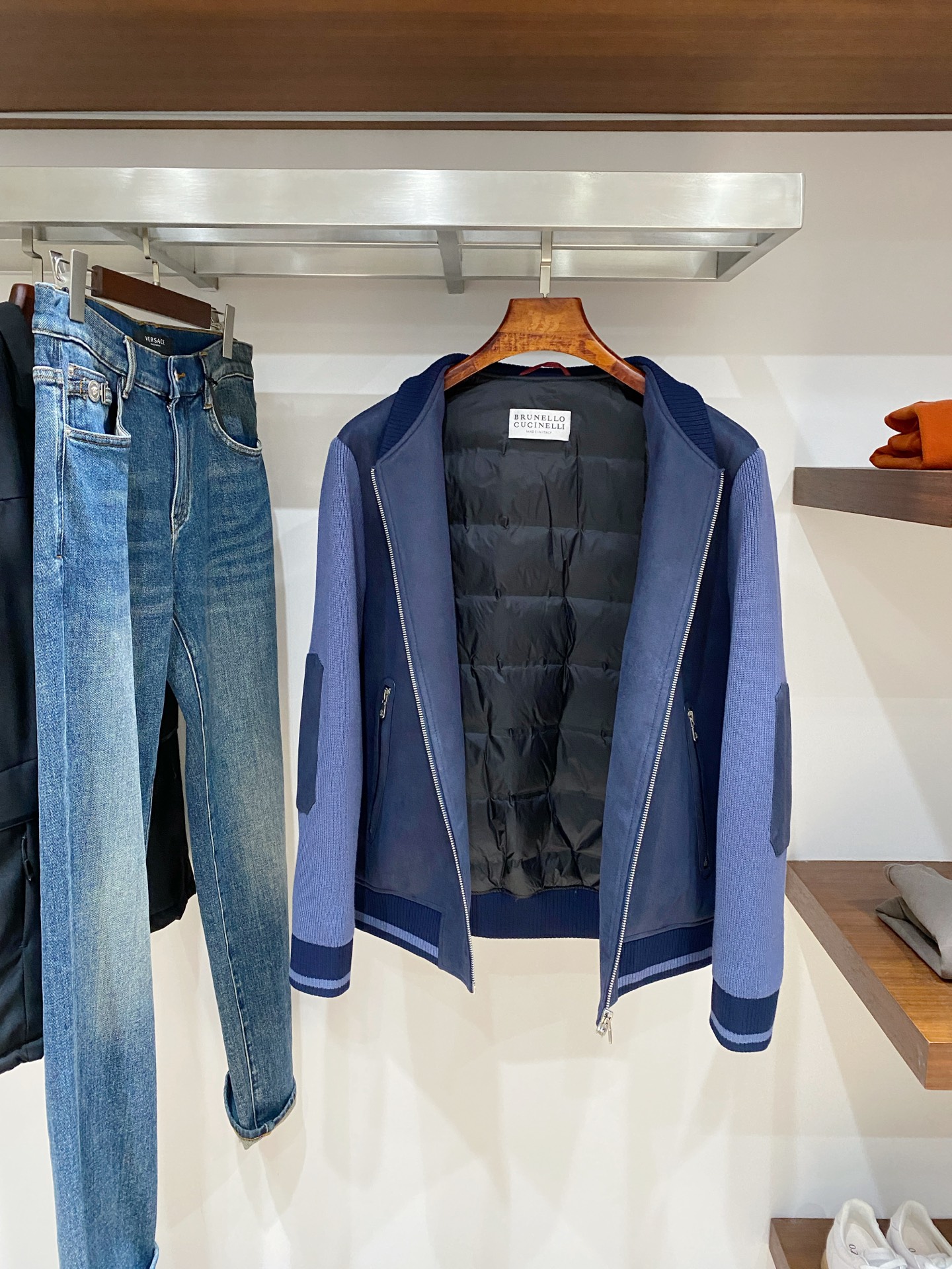 Brunello Cucinelli、2025最新款男士羽绒夹克、面料柔软舒适 ．上身版型超赞 ．拉链．