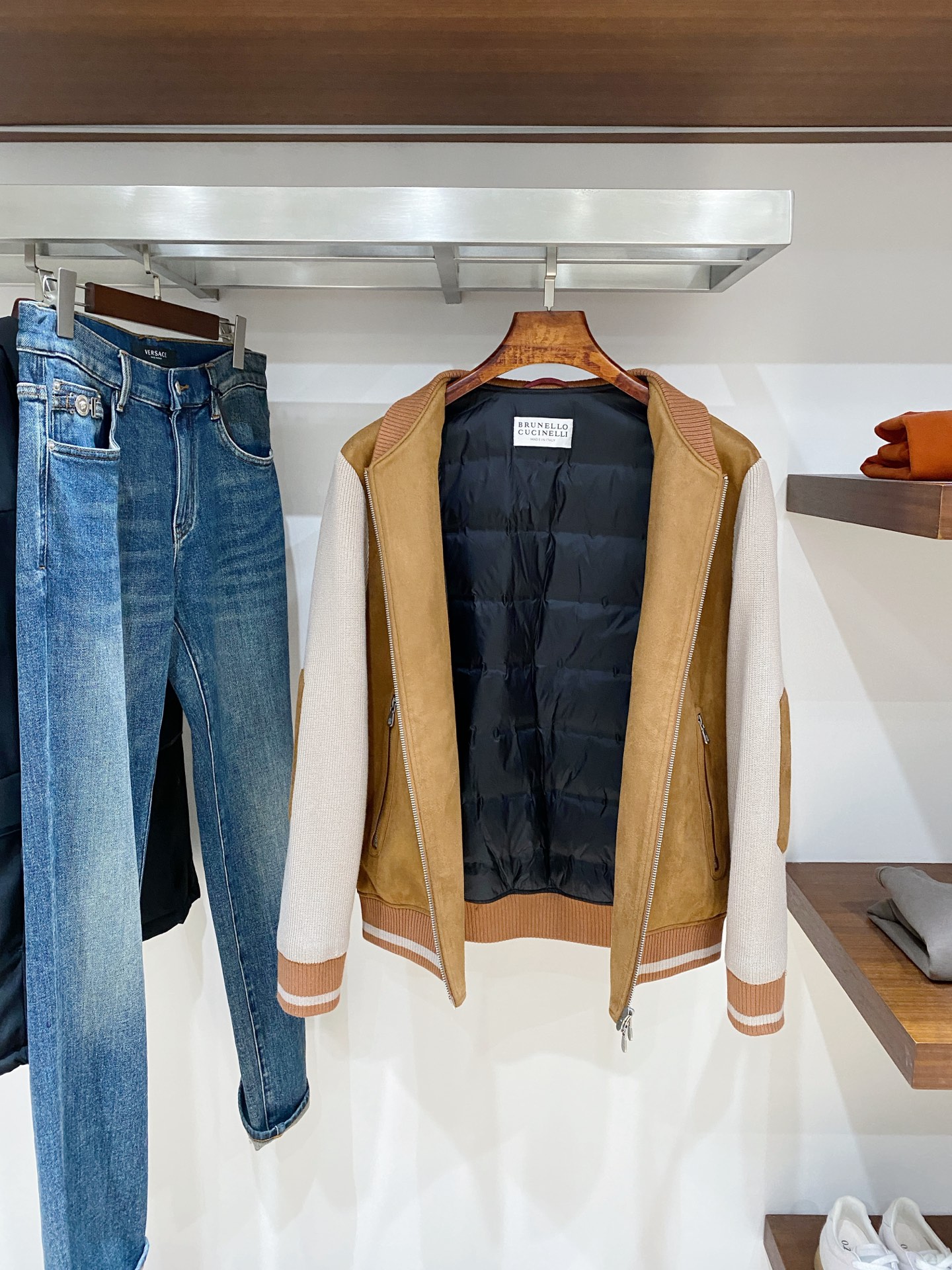 Brunello Cucinelli、2025最新款男士羽绒夹克、面料柔软舒适 ．上身版型超赞 ．拉链．