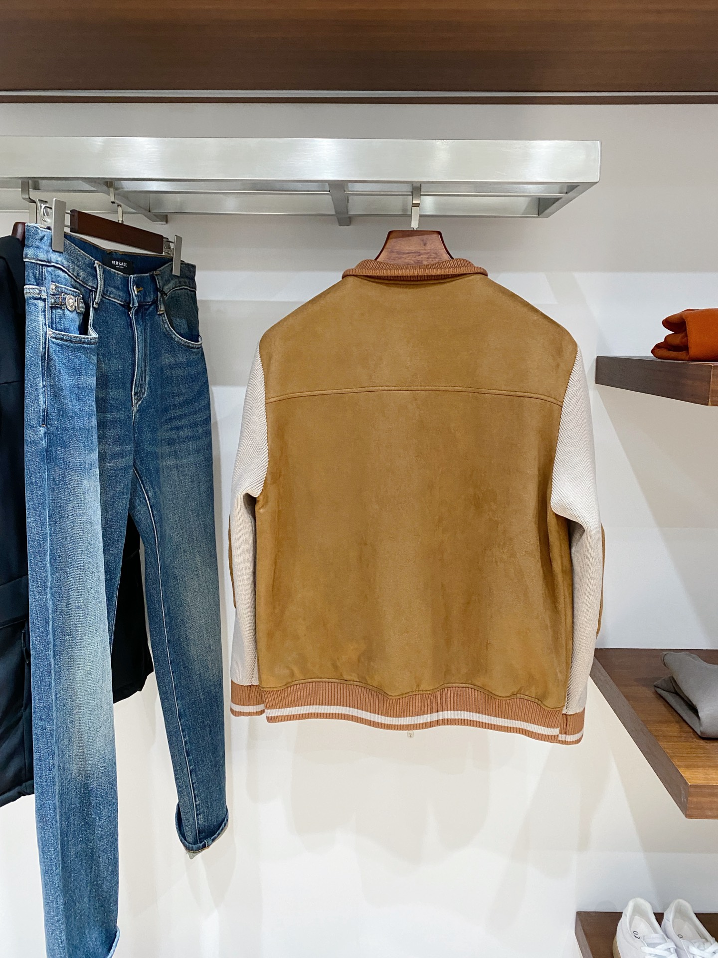 Brunello Cucinelli、2025最新款男士羽绒夹克、面料柔软舒适 ．上身版型超赞 ．拉链．