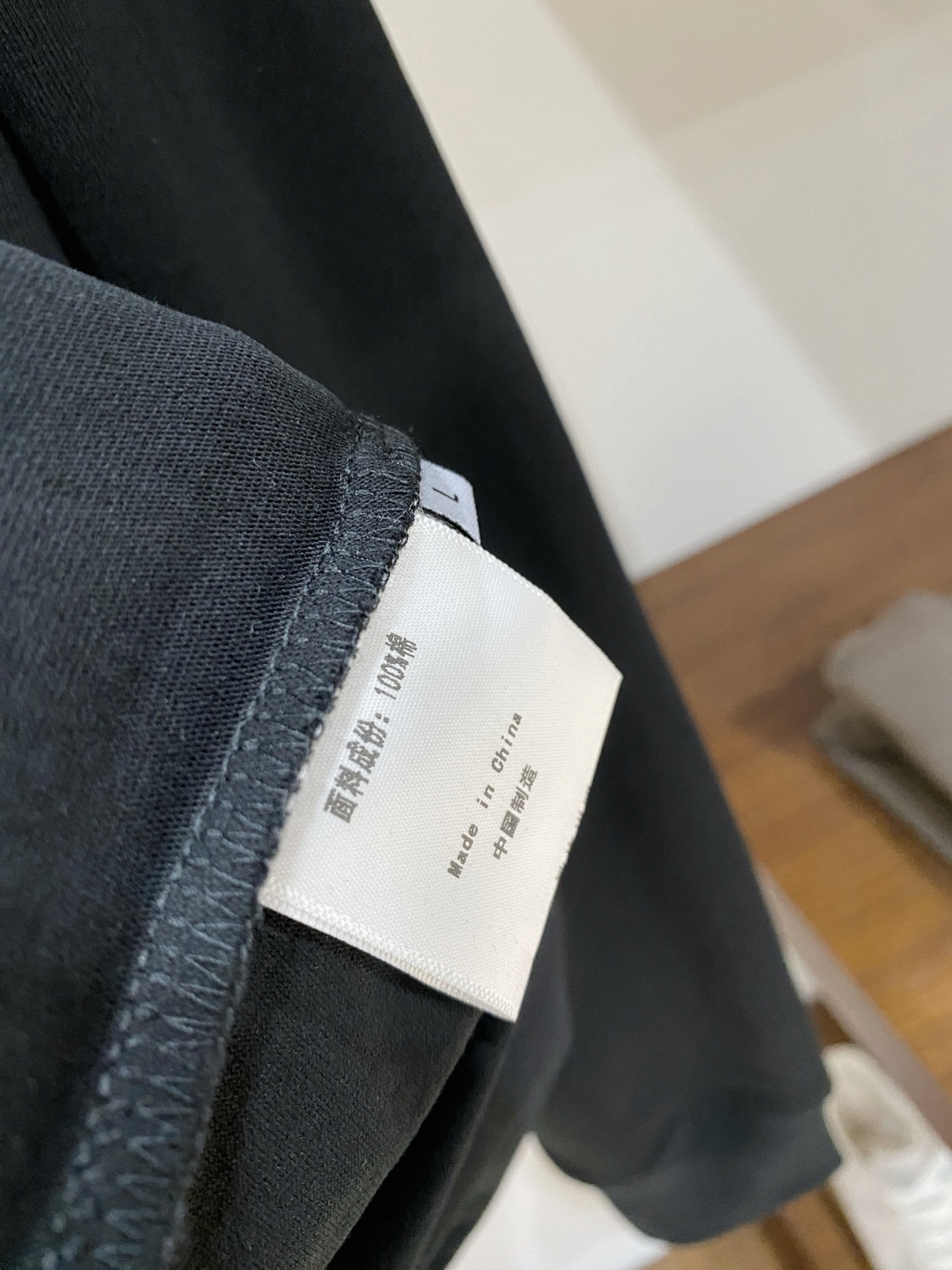 蒙口、2025新品长袖卫衣，帅气时尚，胸前刺绣装饰图案logo，简约百搭款。面料棉 不仅挺括，保持潮流的