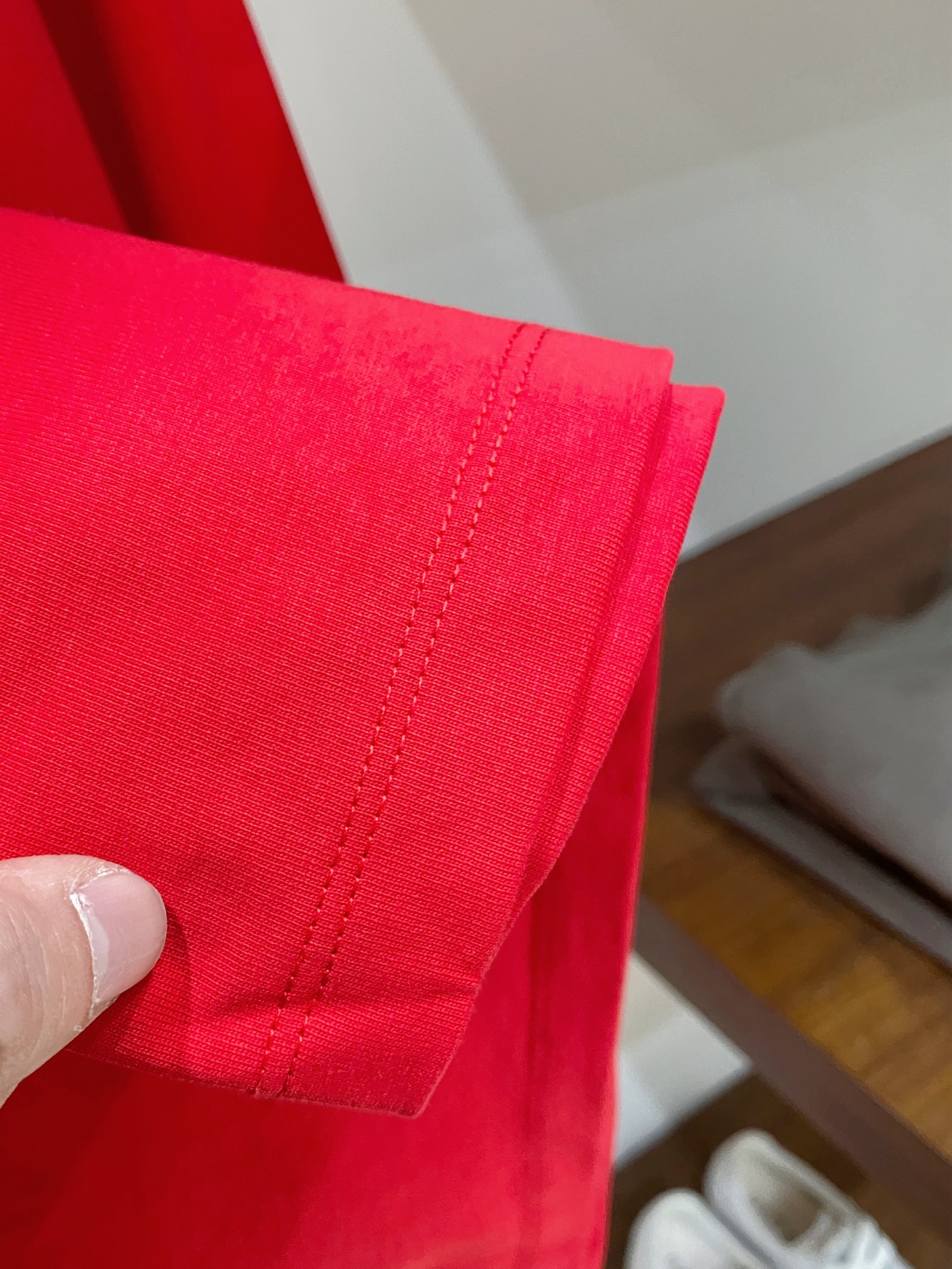 蒙口、2025新品长袖卫衣，帅气时尚，胸前刺绣装饰图案logo，简约百搭款。面料棉 不仅挺括，保持潮流的