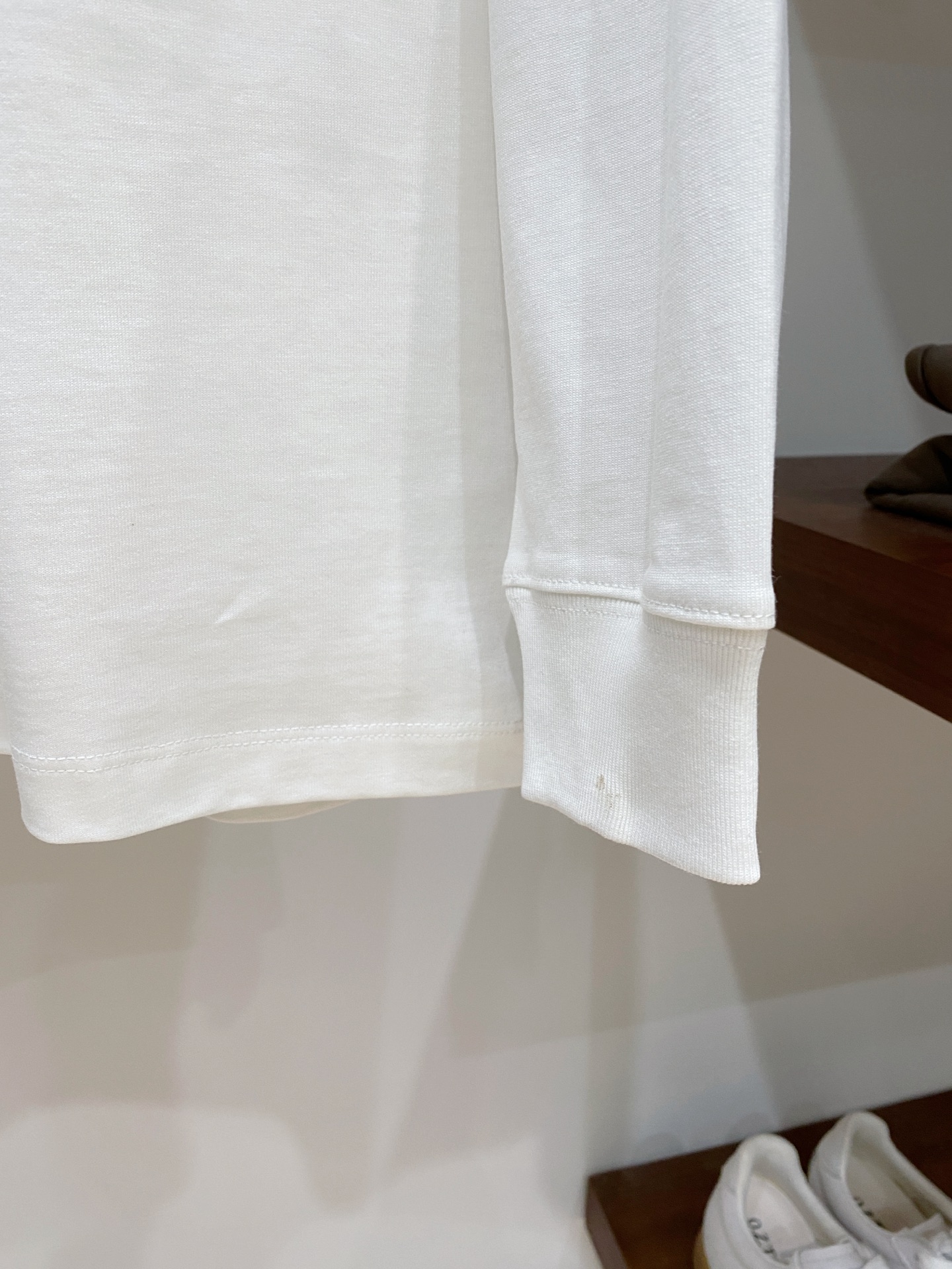 蒙口、2025新品长袖卫衣，帅气时尚，胸前刺绣装饰图案logo，简约百搭款。面料棉 不仅挺括，保持潮流的