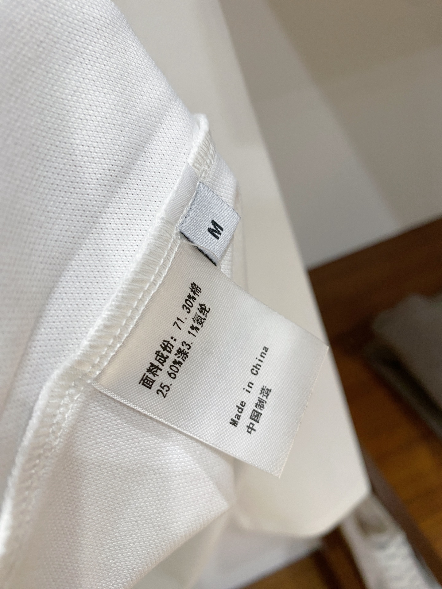 蒙口、2025新品长袖卫衣，帅气时尚，胸前刺绣装饰图案logo，简约百搭款。面料棉 不仅挺括，保持潮流的