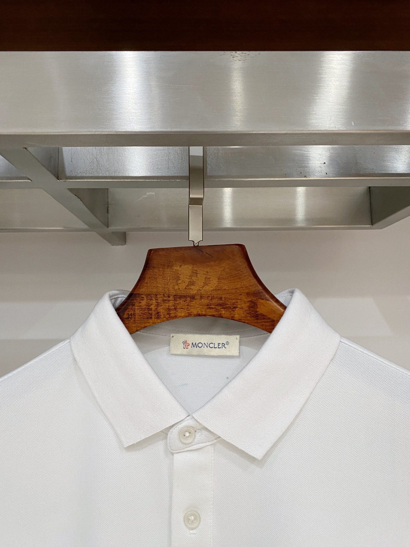 蒙口、2025新品长袖卫衣，帅气时尚，胸前刺绣装饰图案logo，简约百搭款。面料棉 不仅挺括，保持潮流的