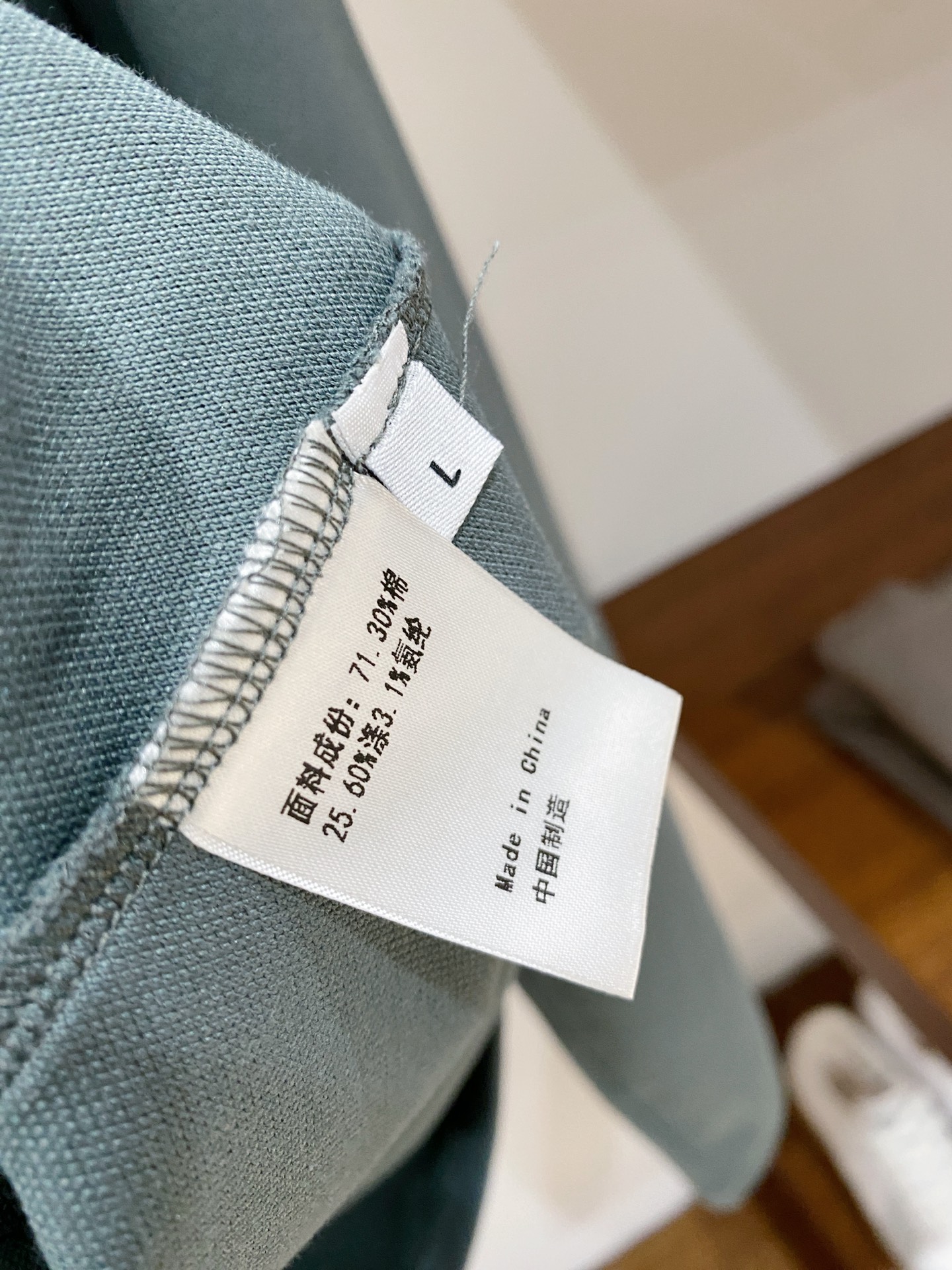 蒙口、2025新品长袖卫衣，帅气时尚，胸前刺绣装饰图案logo，简约百搭款。面料棉 不仅挺括，保持潮流的