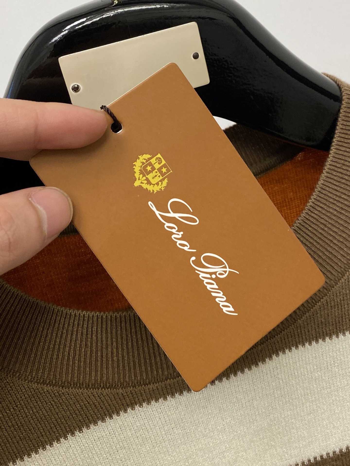 Loro Piana、2026新品羊毛衣 具有手感细腻柔软，可直接与肌肤接触，让暖心的纱线变化出细腻的质感，顶级工艺极具