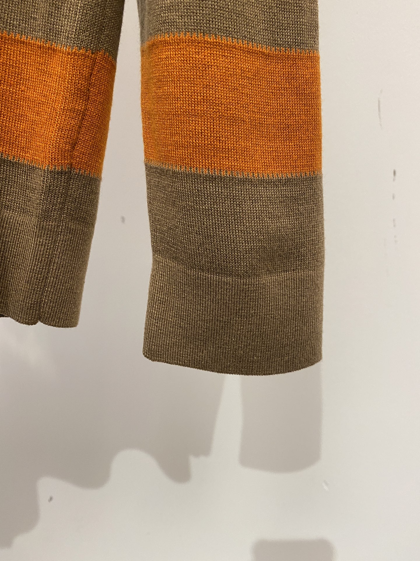 Loro Piana、2026新品羊毛衣 具有手感细腻柔软，可直接与肌肤接触，让暖心的纱线变化出细腻的质感，顶级工艺极具