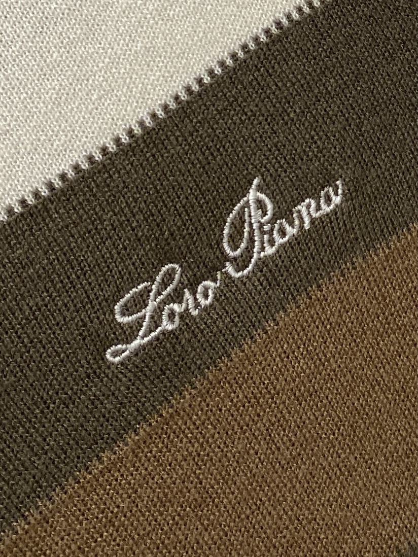 Loro Piana、2026新品羊毛衣 具有手感细腻柔软，可直接与肌肤接触，让暖心的纱线变化出细腻的质感，顶级工艺极具