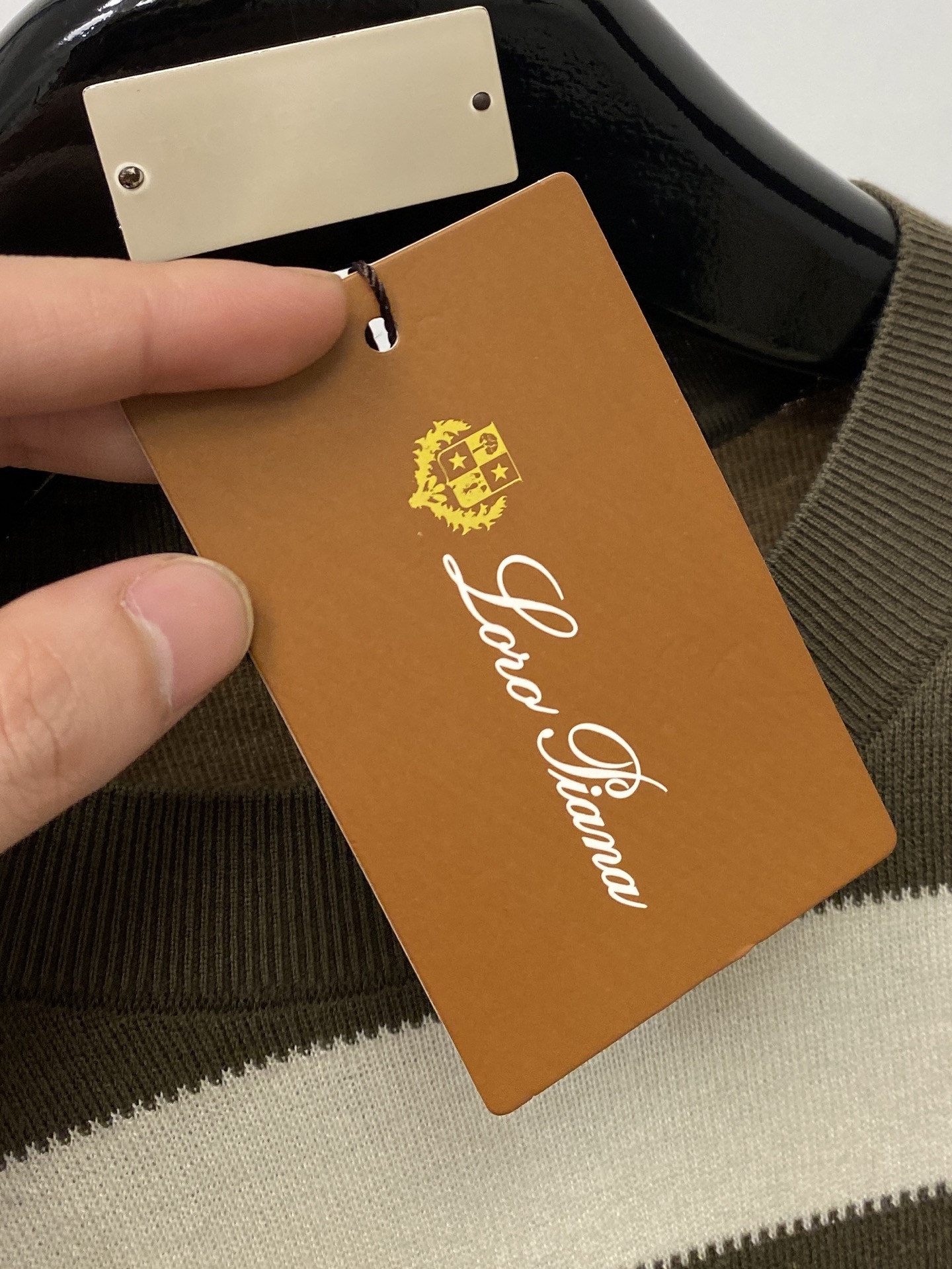 Loro Piana、2026新品羊毛衣 具有手感细腻柔软，可直接与肌肤接触，让暖心的纱线变化出细腻的质感，顶级工艺极具