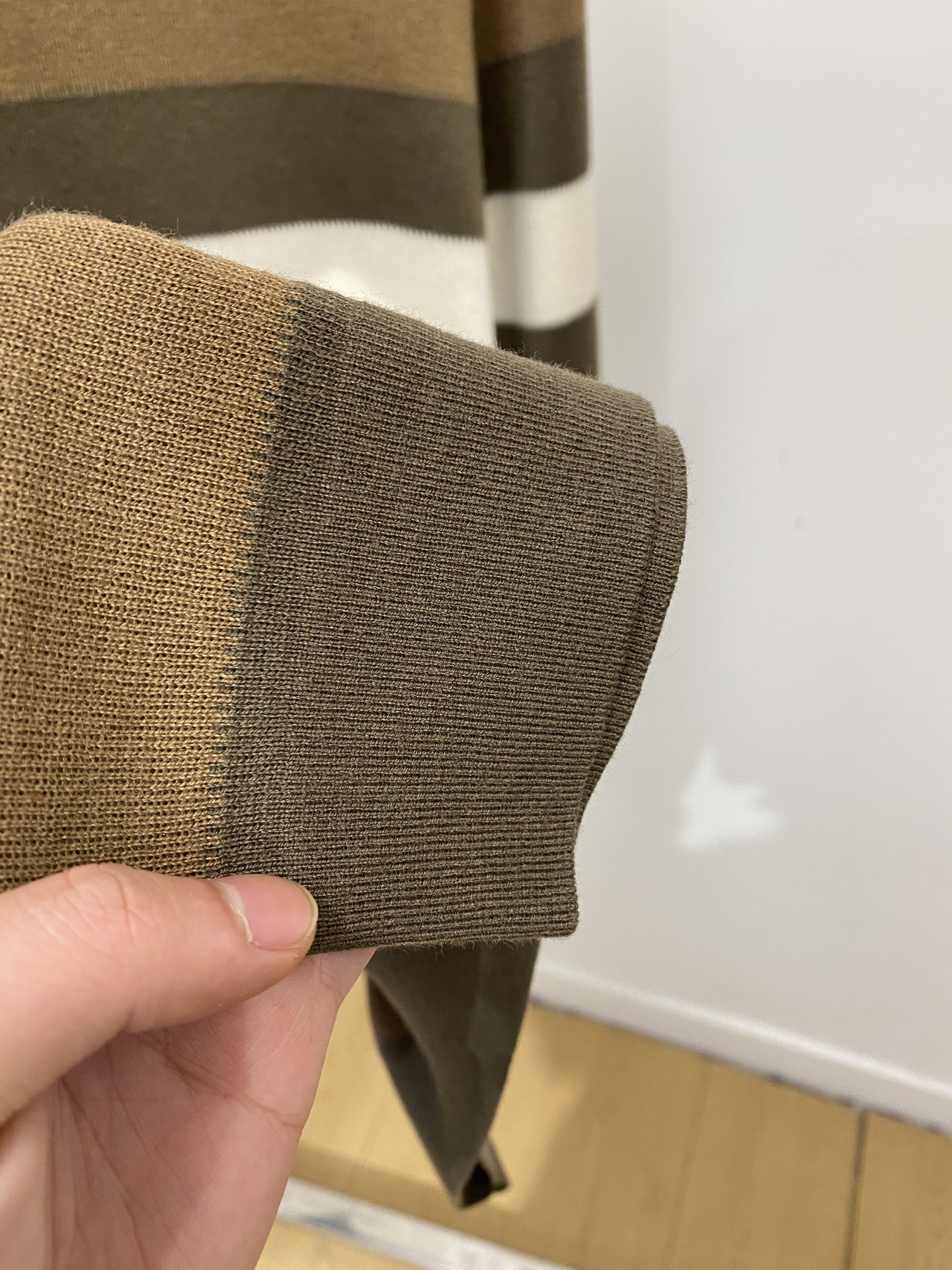 Loro Piana、2026新品羊毛衣 具有手感细腻柔软，可直接与肌肤接触，让暖心的纱线变化出细腻的质感，顶级工艺极具
