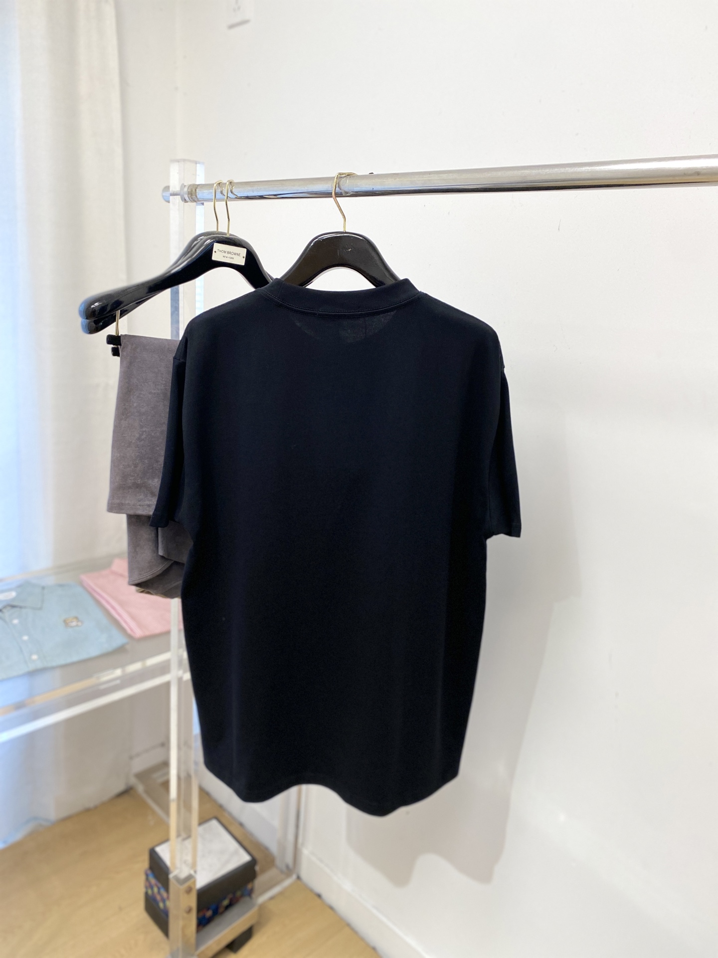 古奇、2025新品短袖T恤，帅气时尚，简约百搭款。胸口精致刺绣字母logo，面料棉 不仅挺括，保持潮流的