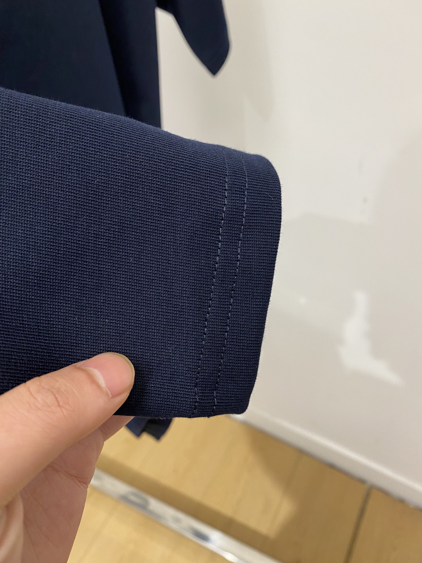 古奇、2025新品短袖T恤，帅气时尚，简约百搭款。胸口精致刺绣字母logo，面料棉 不仅挺括，保持潮流的