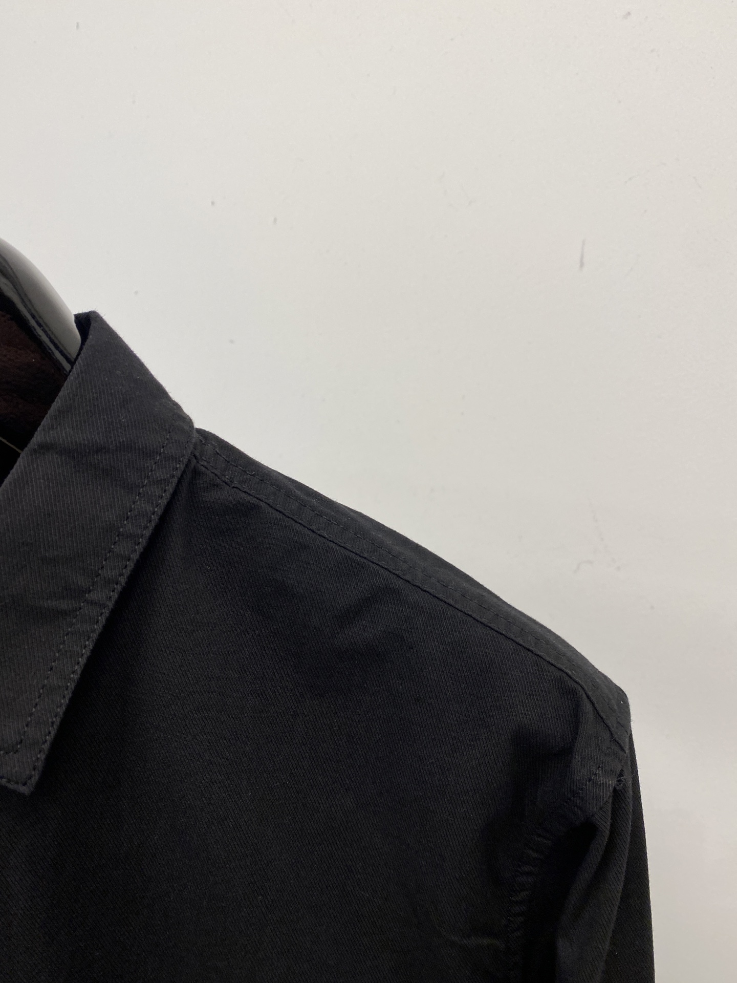 杰尼亚、￼2025新品衬衫，时尚帅气，简约百搭款，定制原版面料，不仅挺括，保持潮流的廓形，又穿着舒适，纱