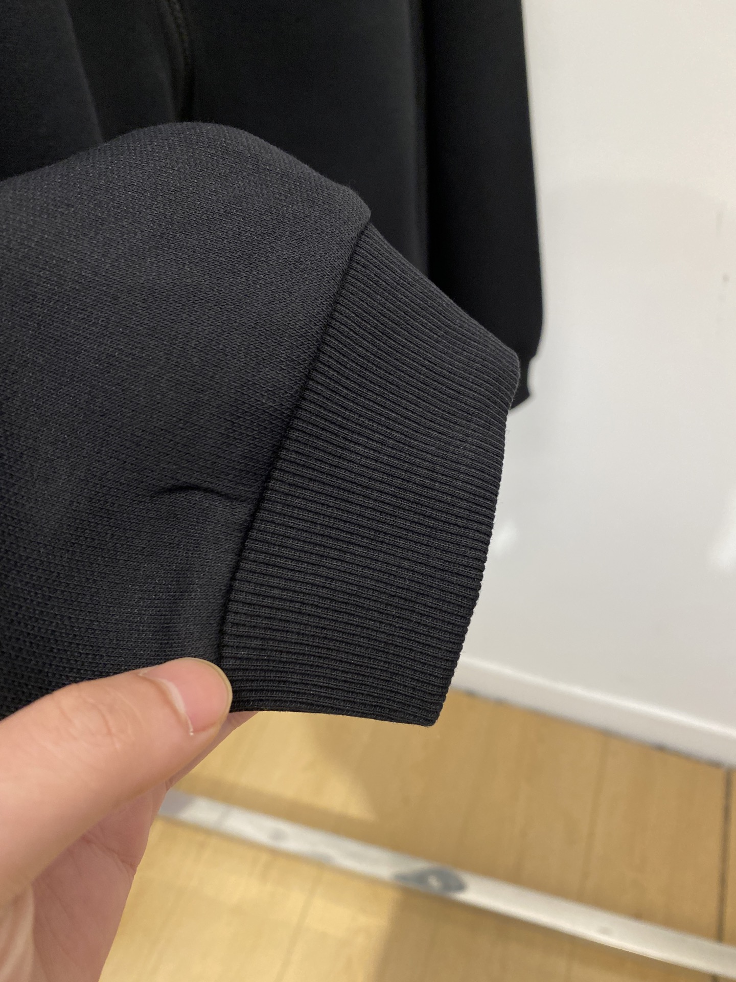 始祖鸟、2025新品卫衣外套，帅气时尚，胸前顶级印花图案字母logo，简约百搭款。面料棉 不仅挺括，保持