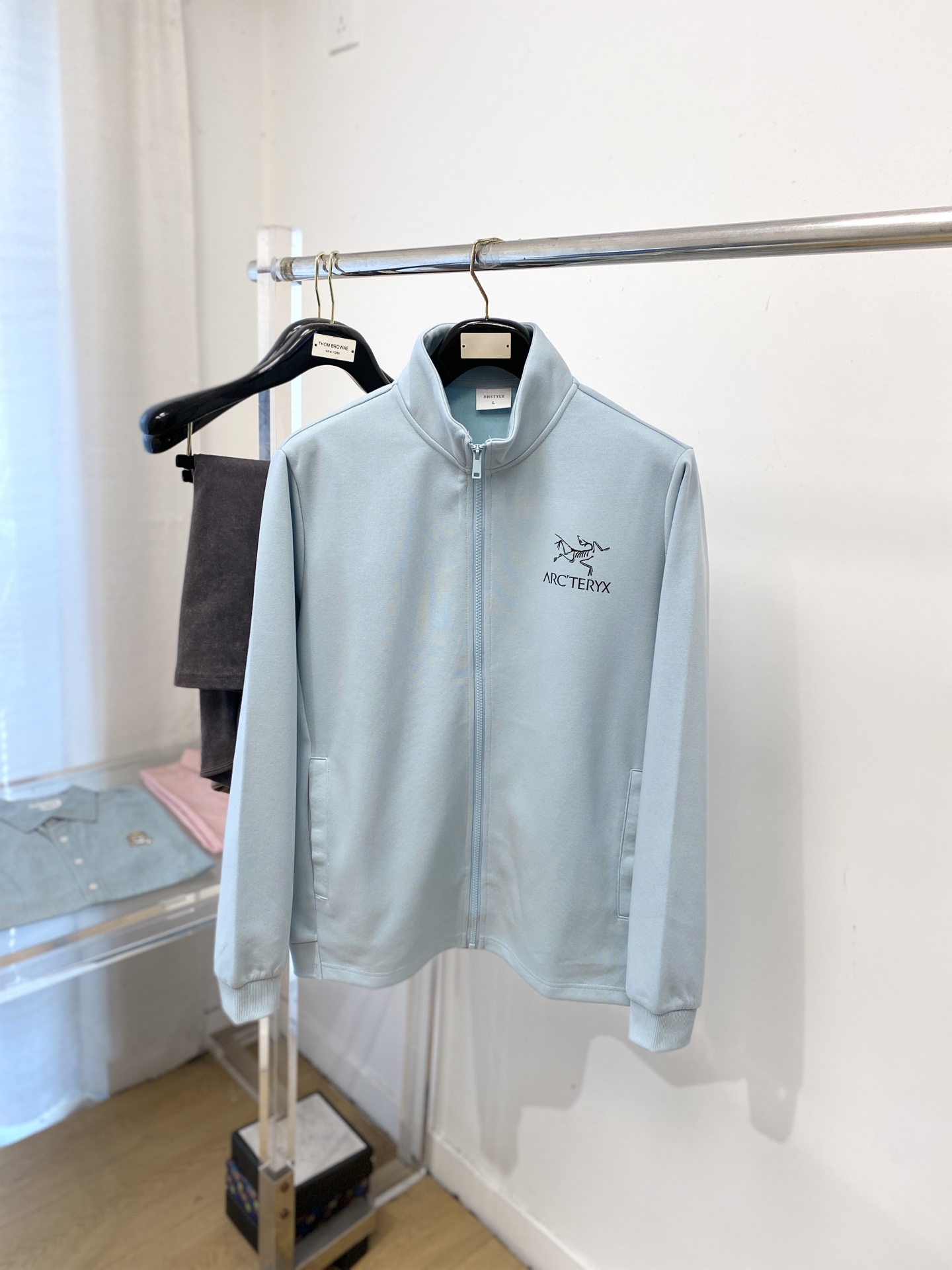 始祖鸟、2025新品卫衣外套，帅气时尚，胸前顶级印花图案字母logo，简约百搭款。面料棉 不仅挺括，保持