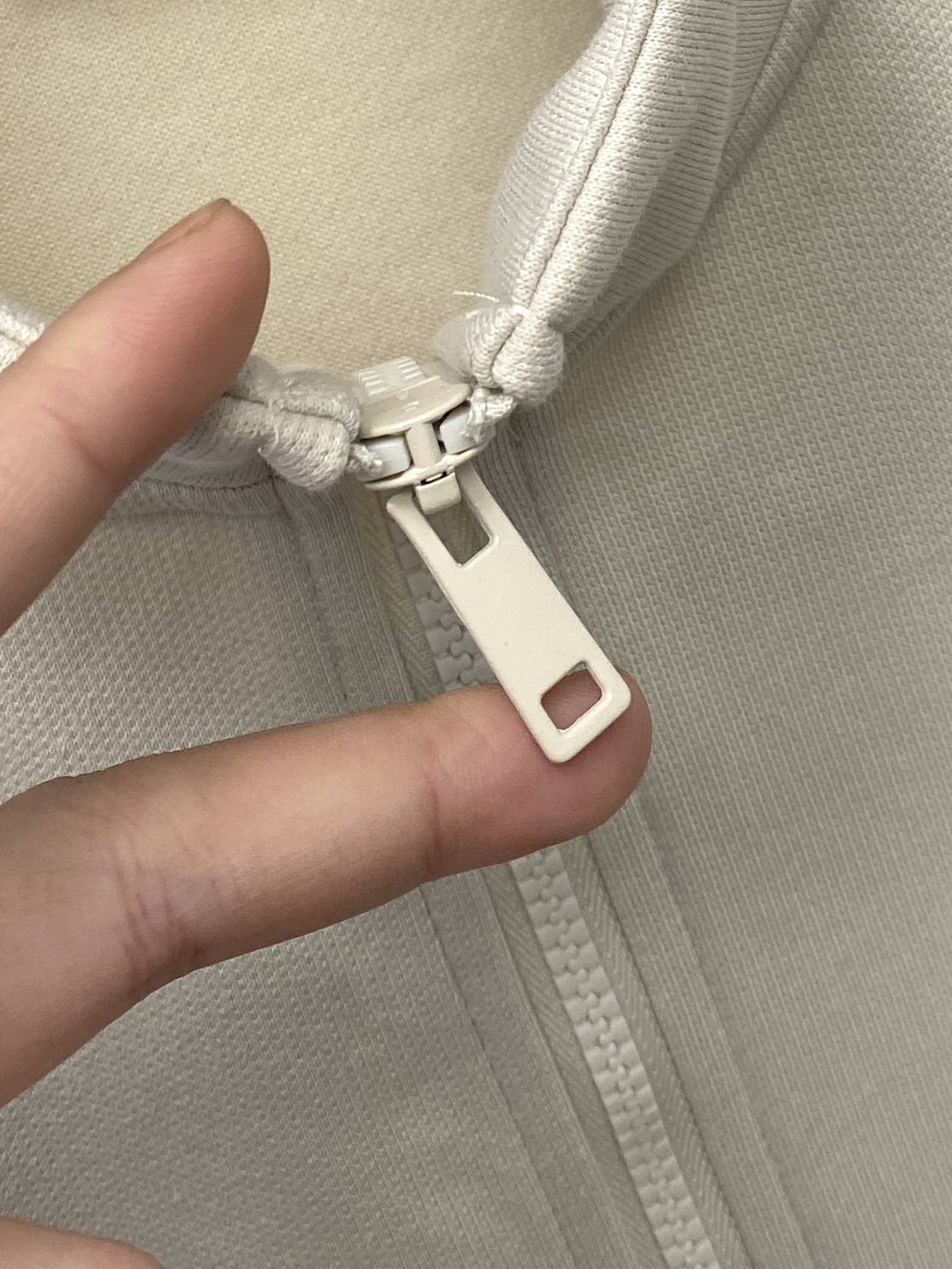 始祖鸟、2025新品卫衣外套，帅气时尚，胸前顶级印花图案字母logo，简约百搭款。面料棉 不仅挺括，保持