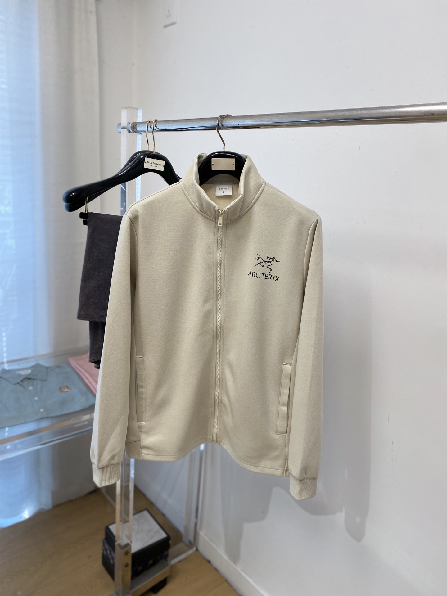 始祖鸟、2025新品卫衣外套，帅气时尚，胸前顶级印花图案字母logo，简约百搭款。面料棉 不仅挺括，保持